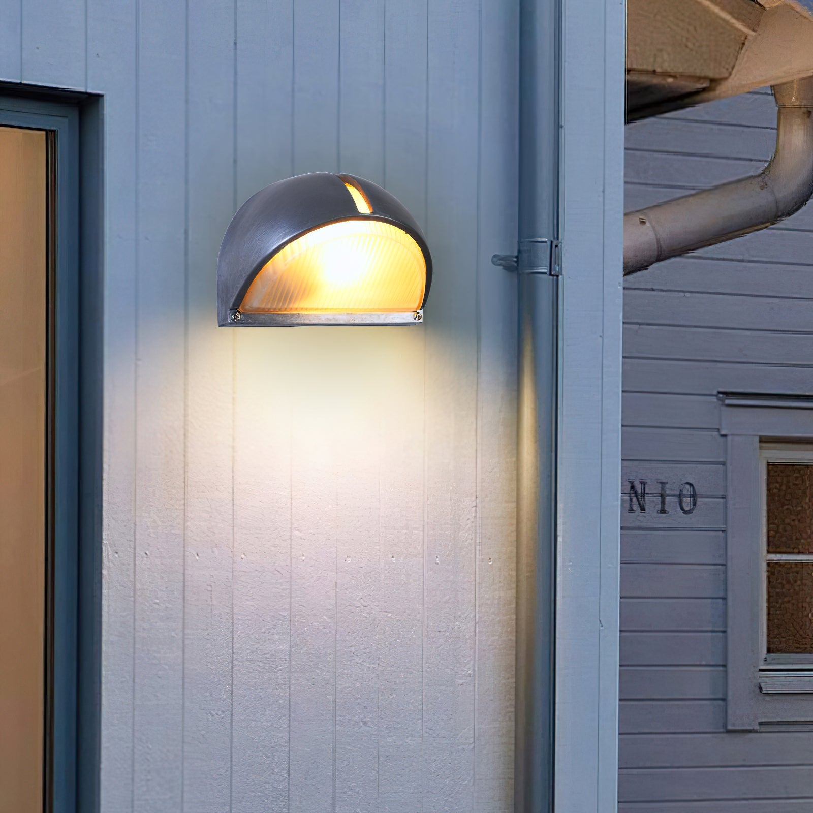 Riova Outdoor Wall Light