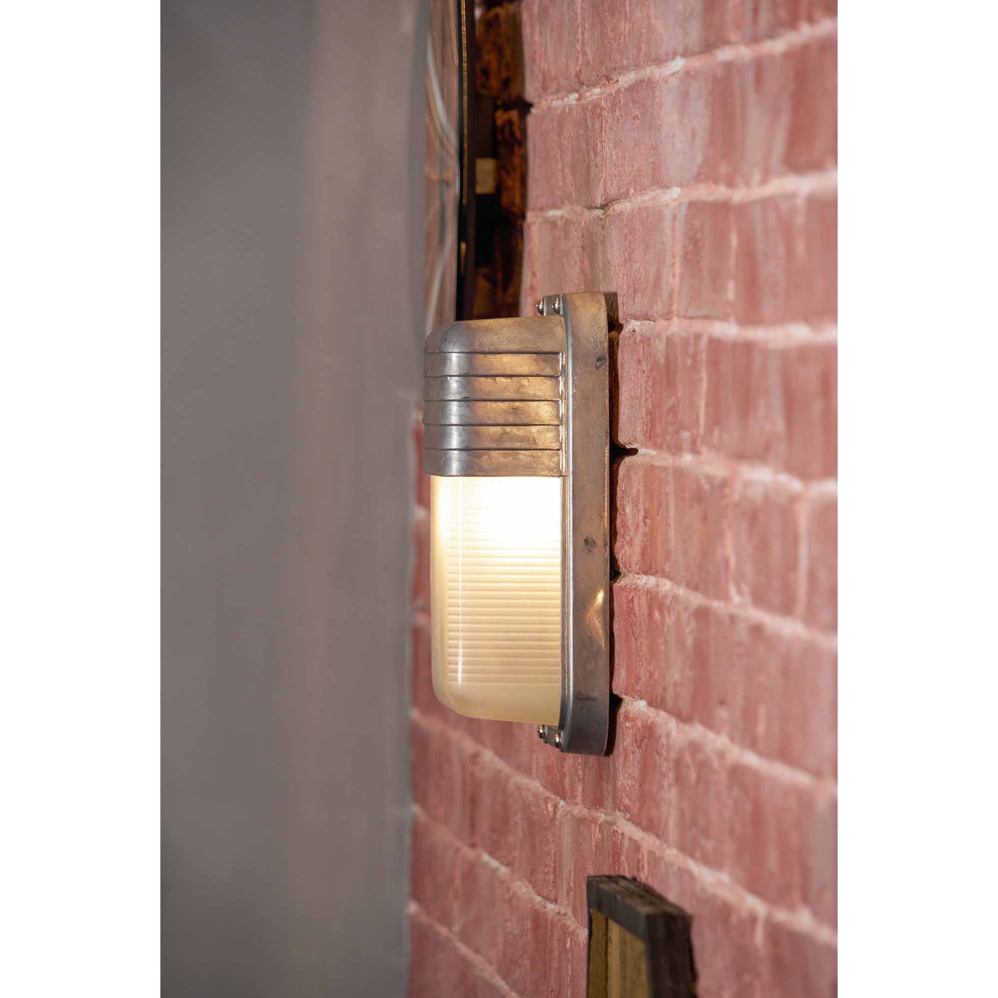 Riova Outdoor Wall Light
