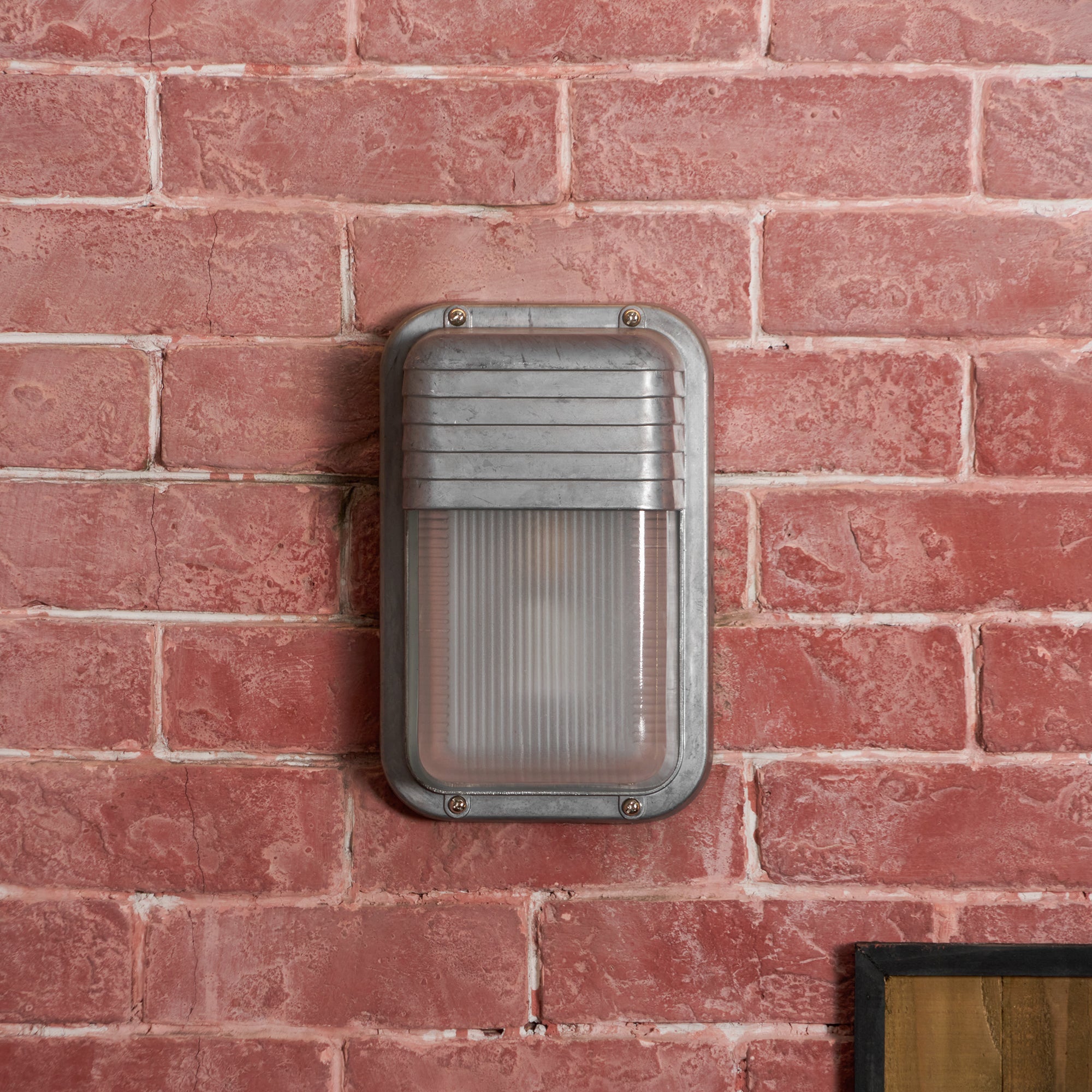 Riova Outdoor Wall Light