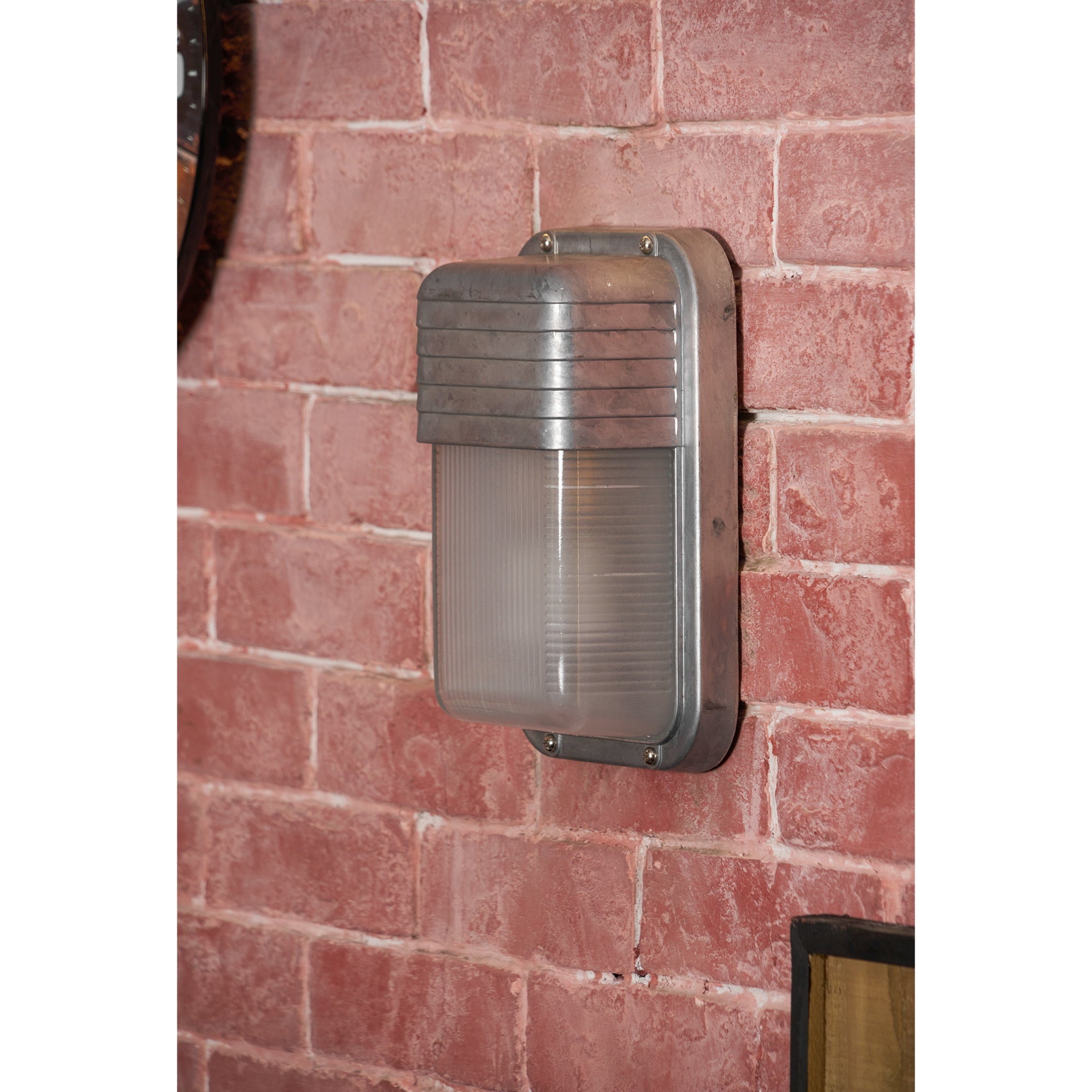 Riova Outdoor Wall Light