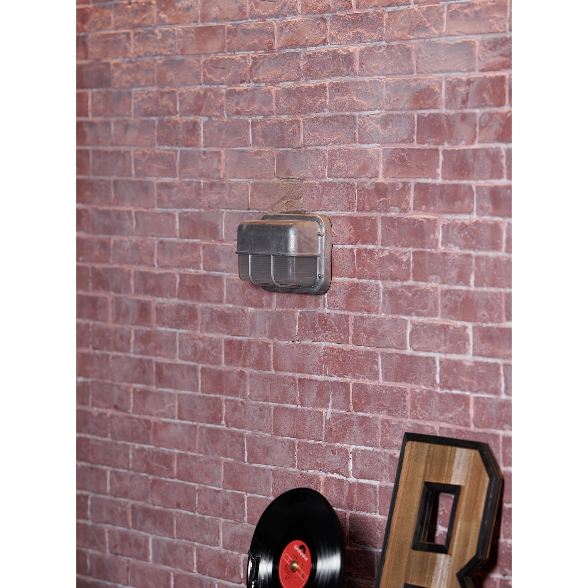 Riova Outdoor Wall Light