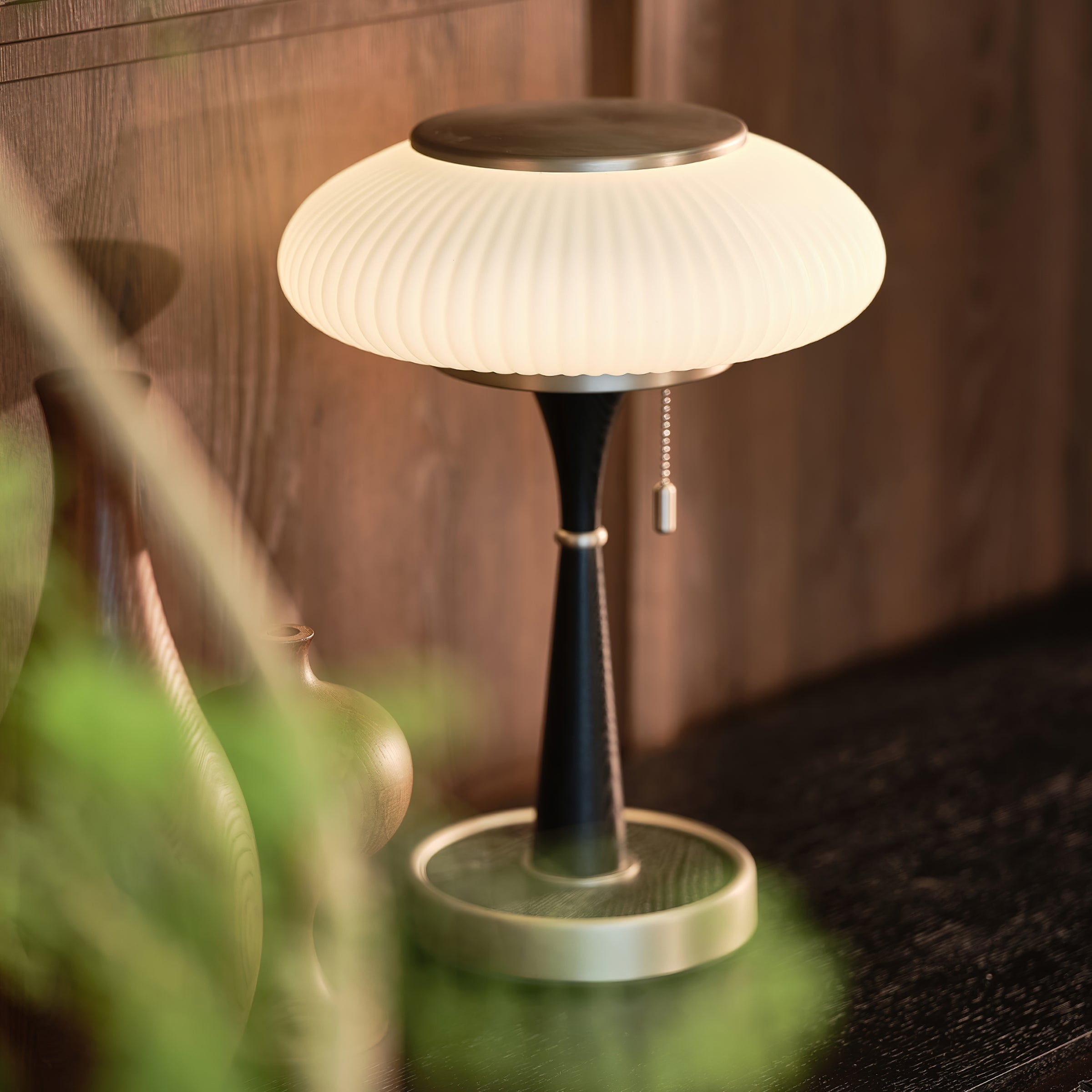 Motesku Table Lamp