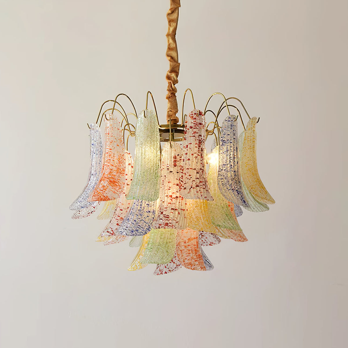 Wynenro Chandelier