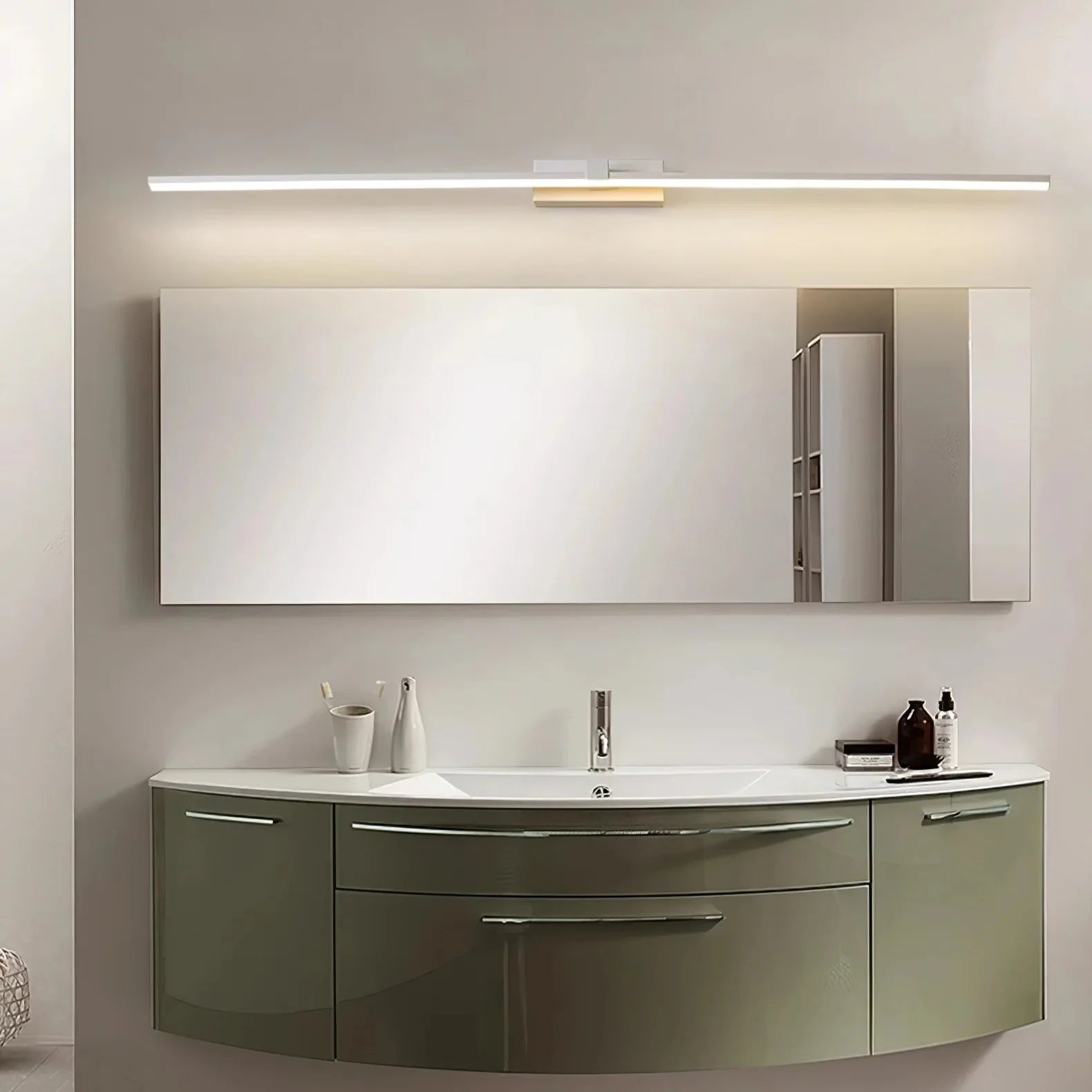 Loyeko Linear Wall Light
