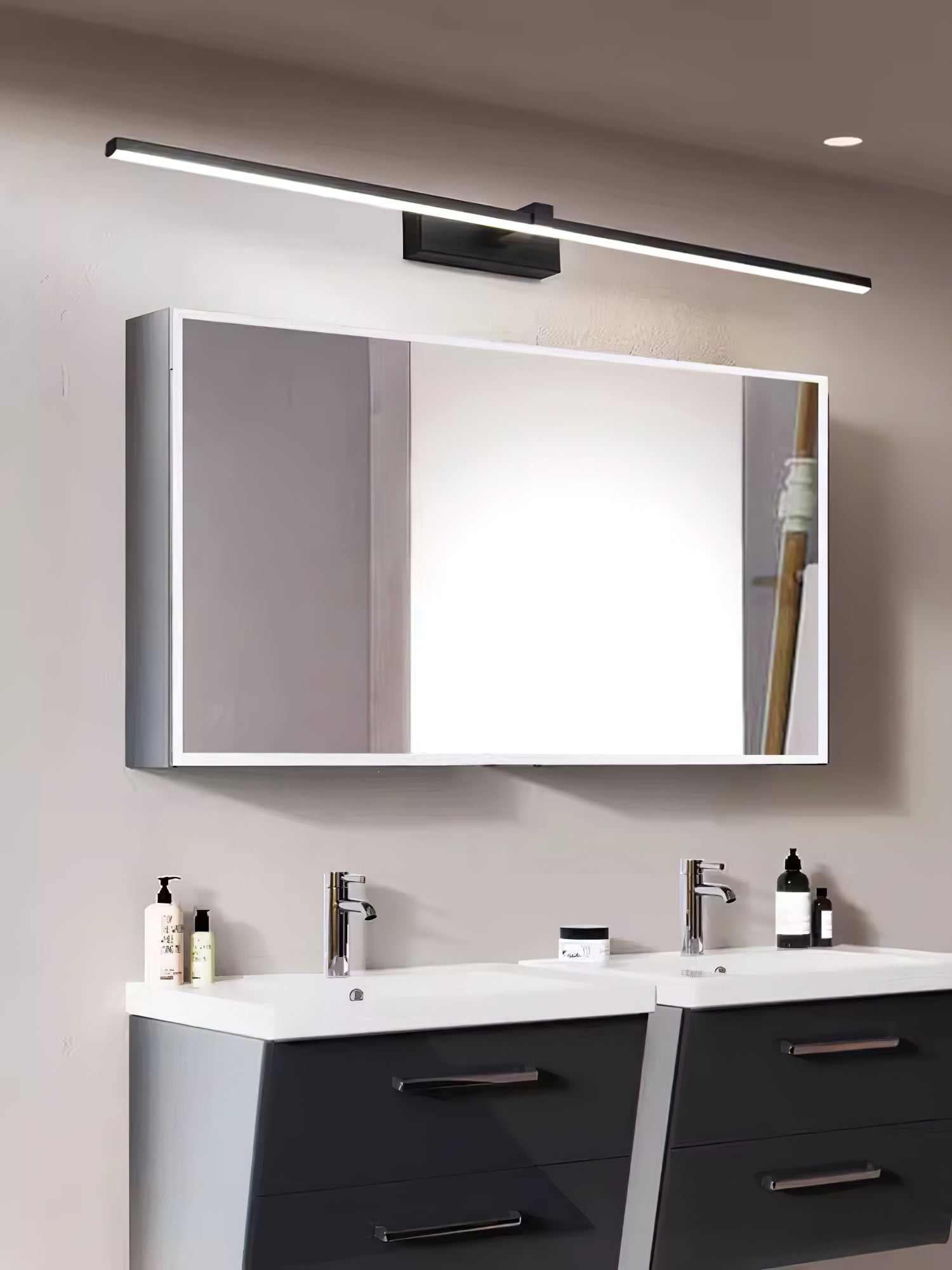 Ivymarro Linear Wall Light