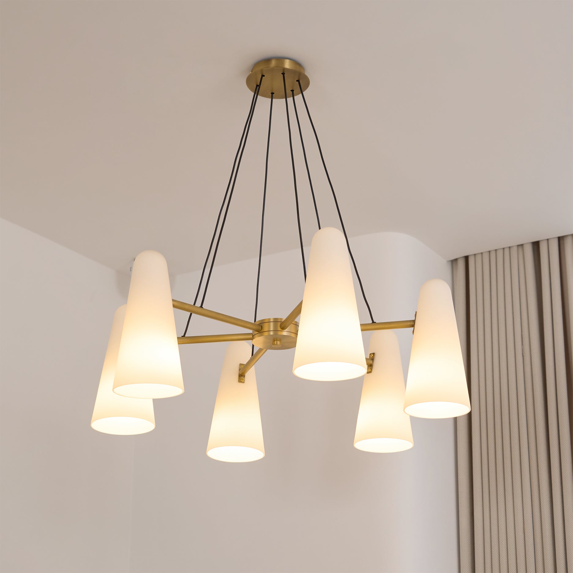 Iyuva Classic Chandelier