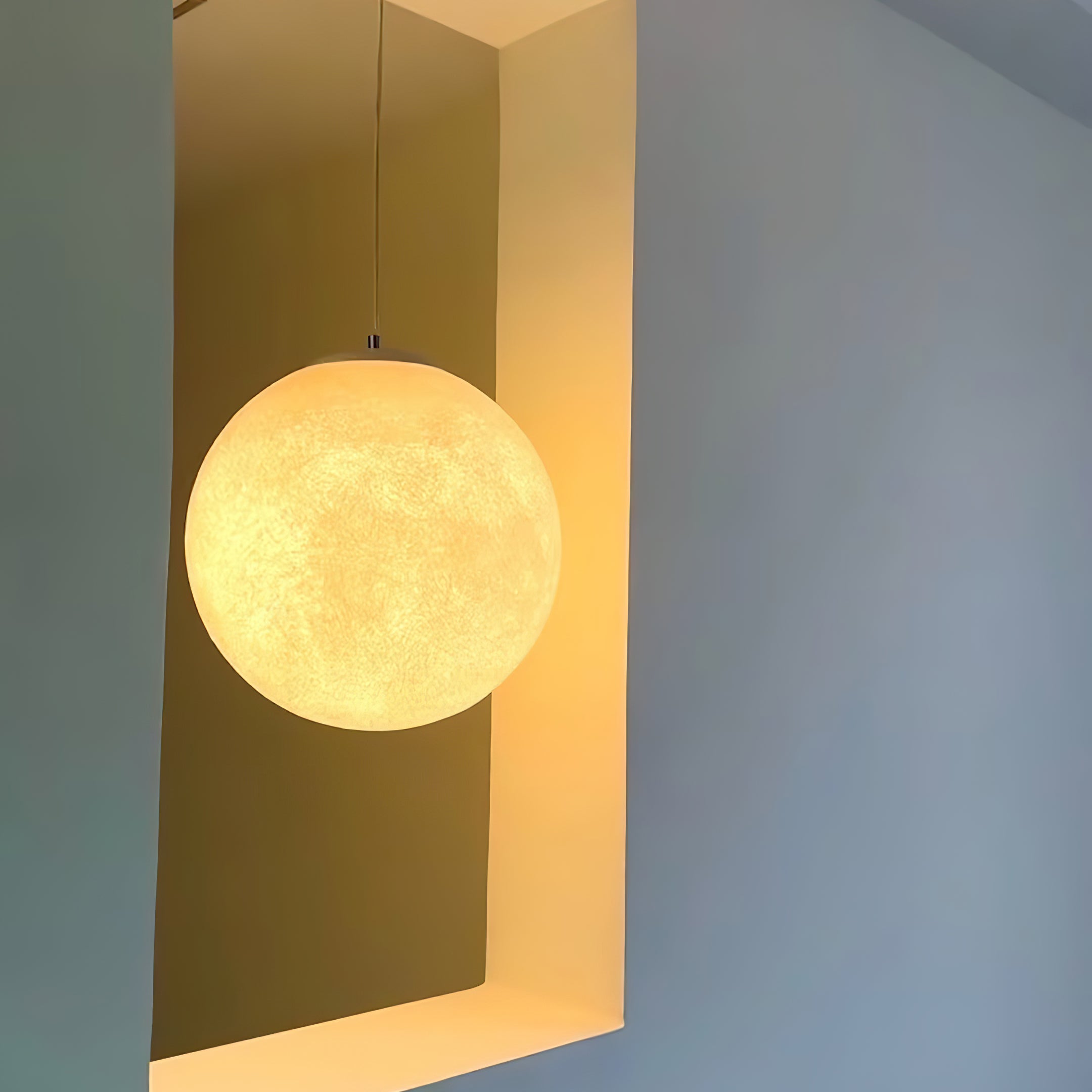 Camu Globe Pendant Light