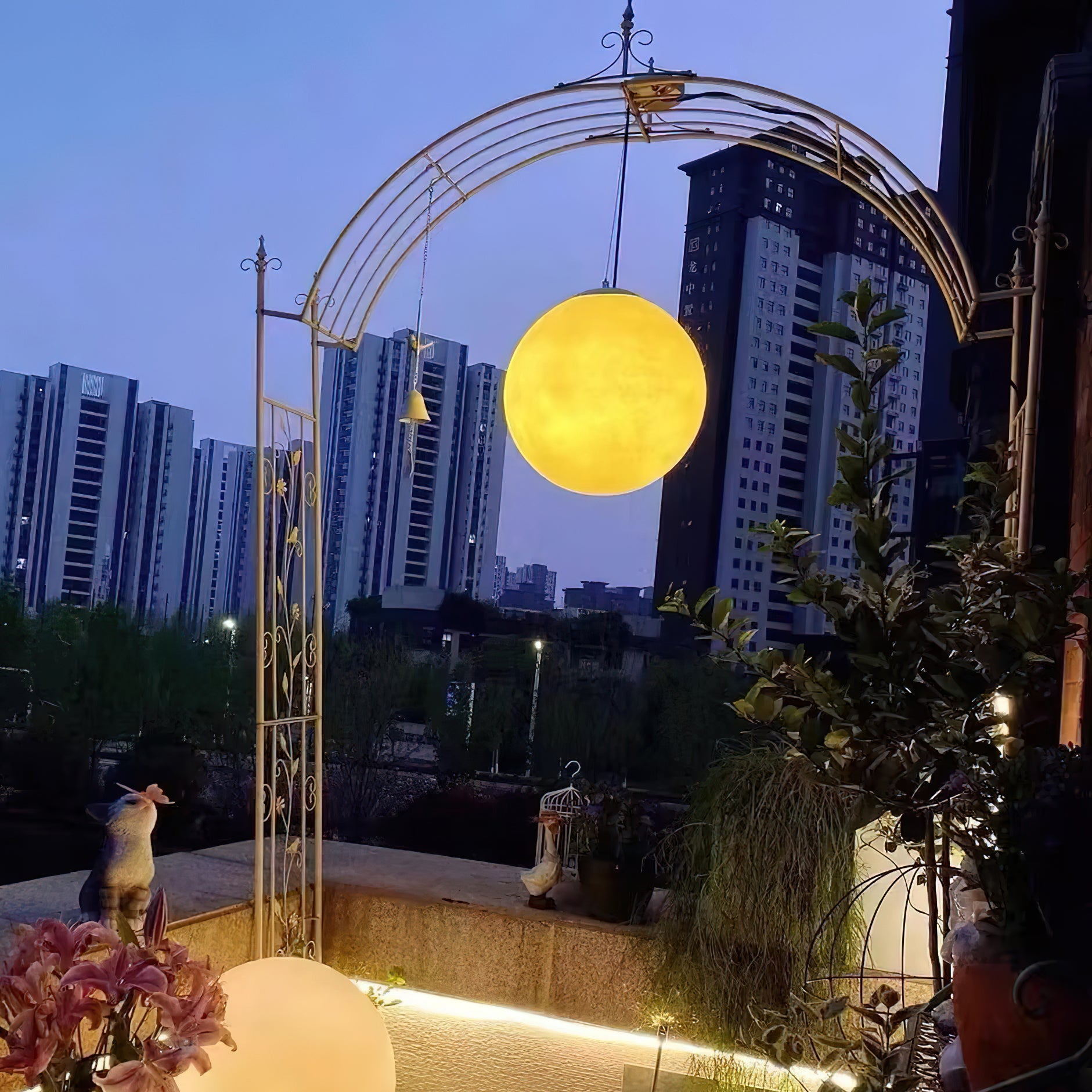 Camu Globe Pendant Light