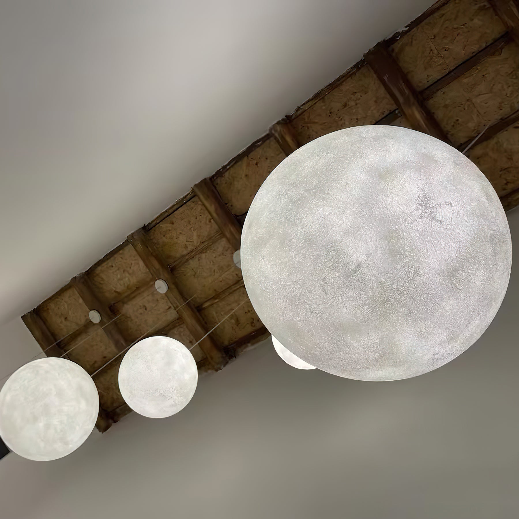 Camu Globe Pendant Light