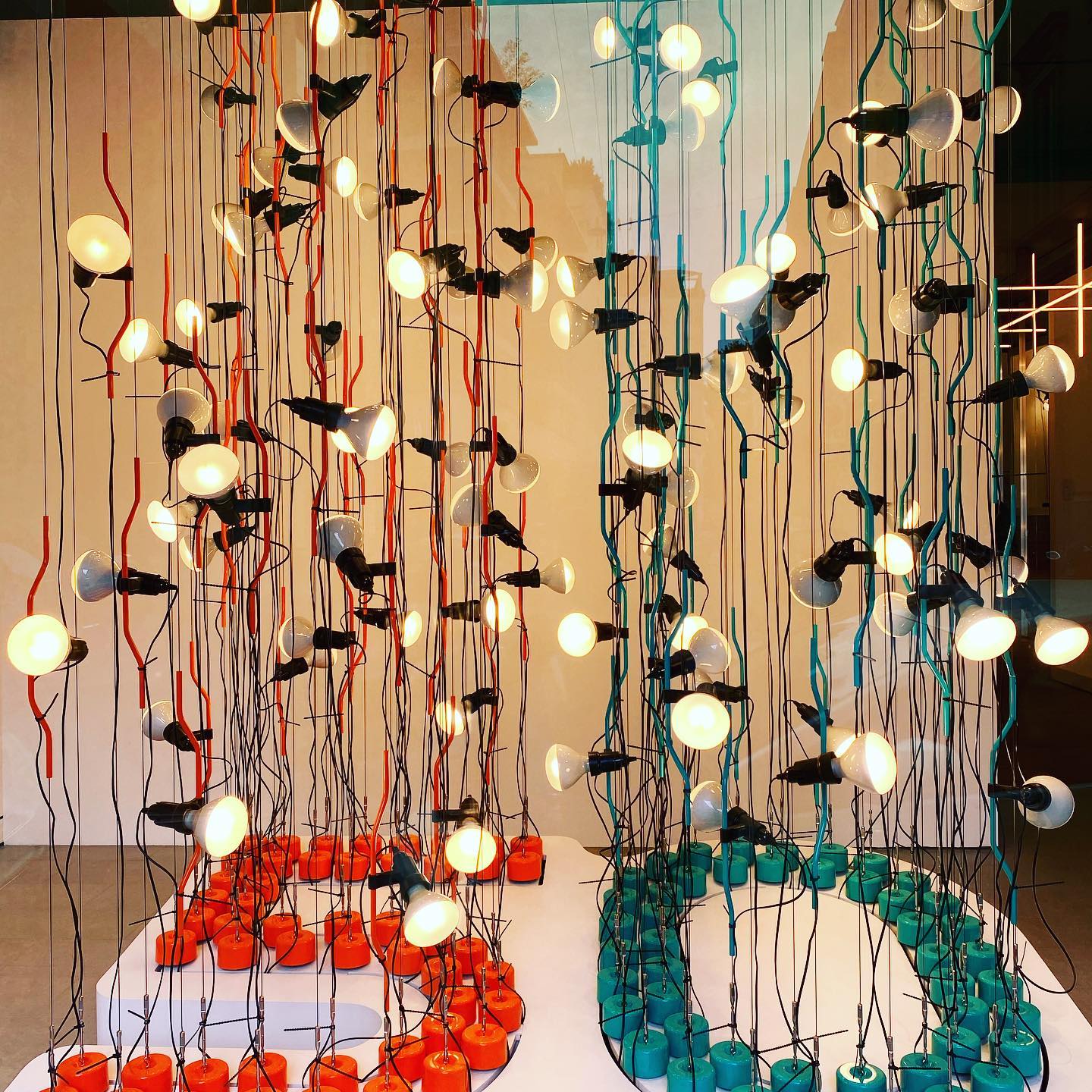 Elomiden Floor to Ceiling Lamp