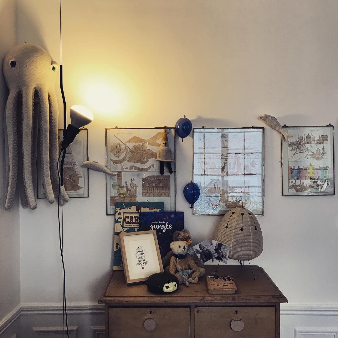 Elomiden Floor to Ceiling Lamp