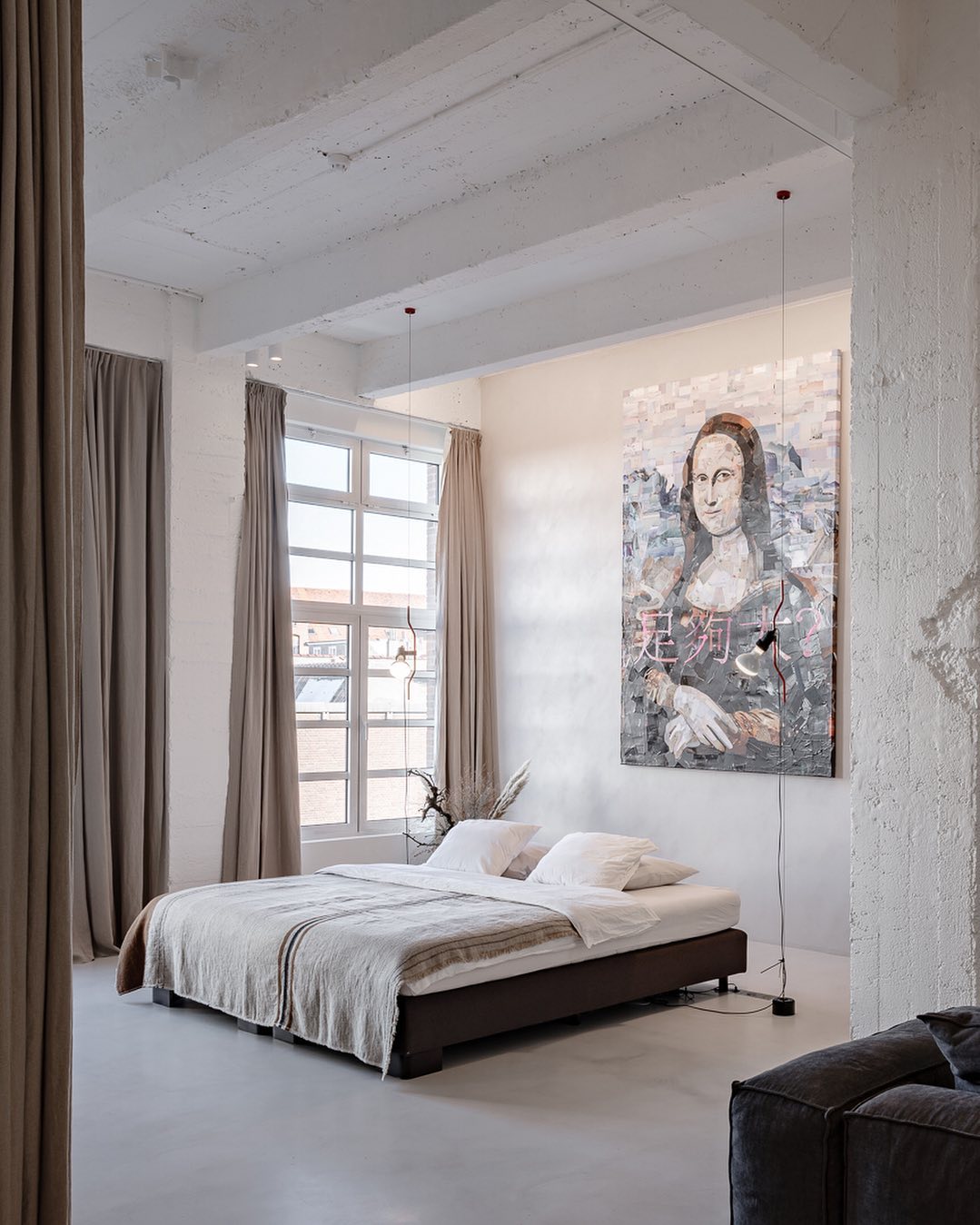 Elomiden Floor to Ceiling Lamp