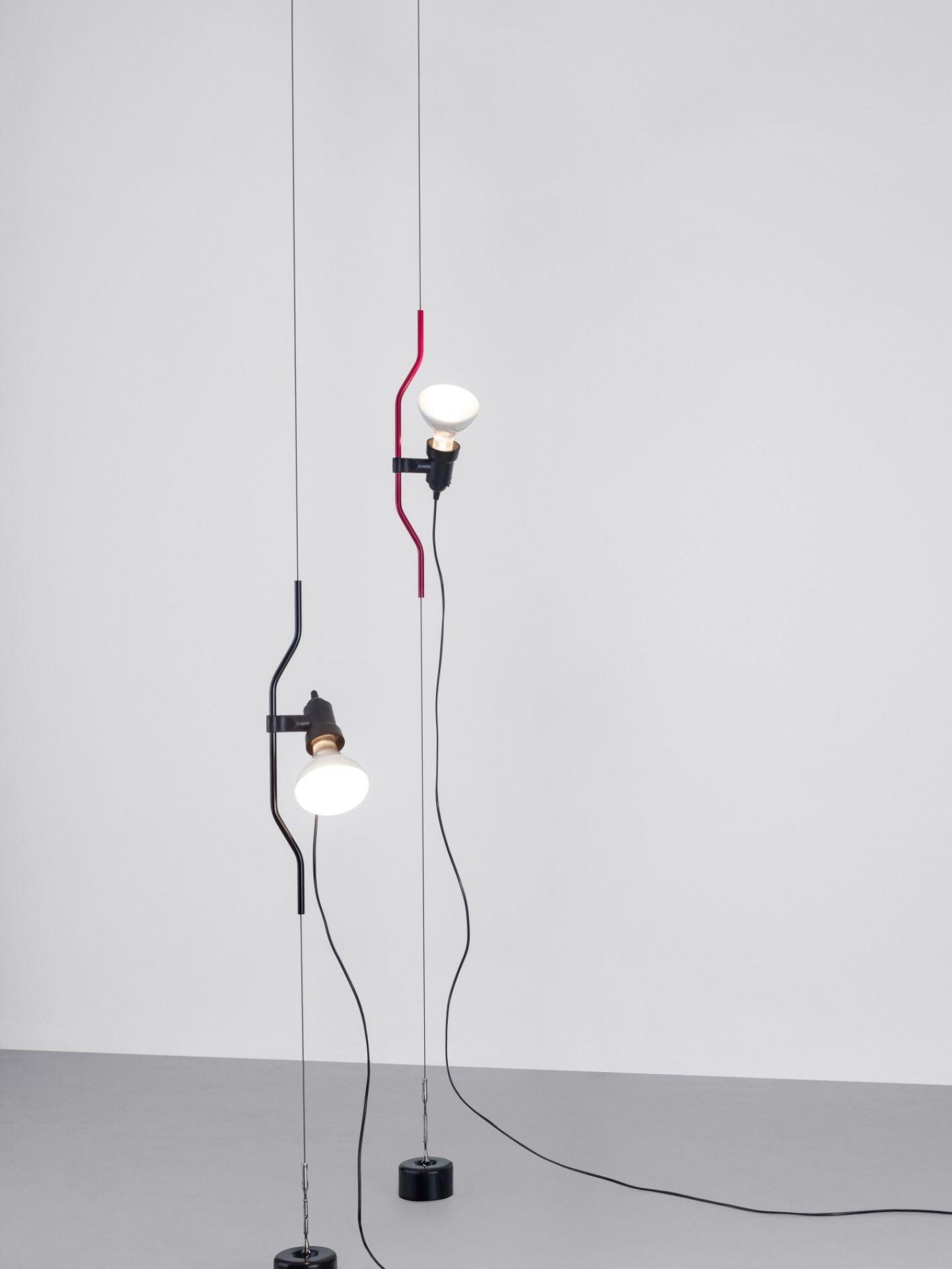 Elomiden Floor to Ceiling Lamp