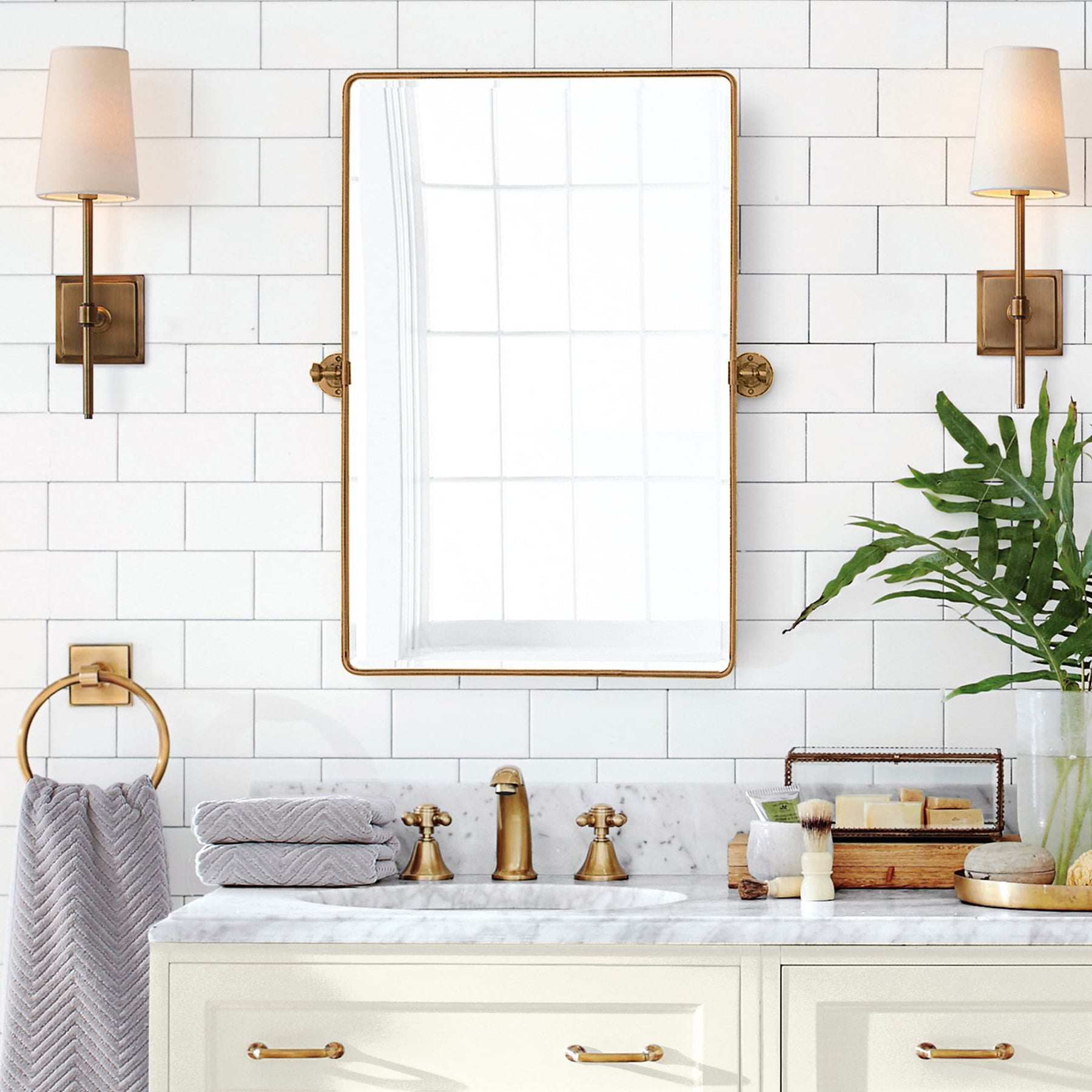 Romar Classic Wall Light
