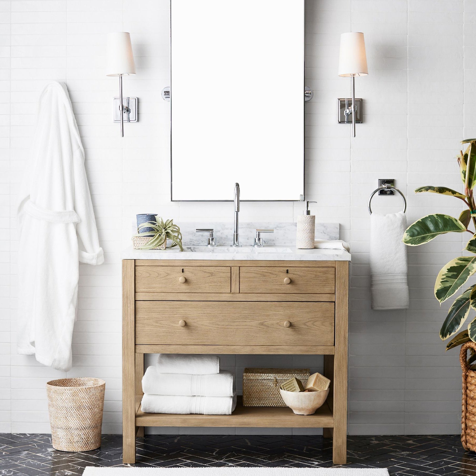 Romar Classic Wall Light
