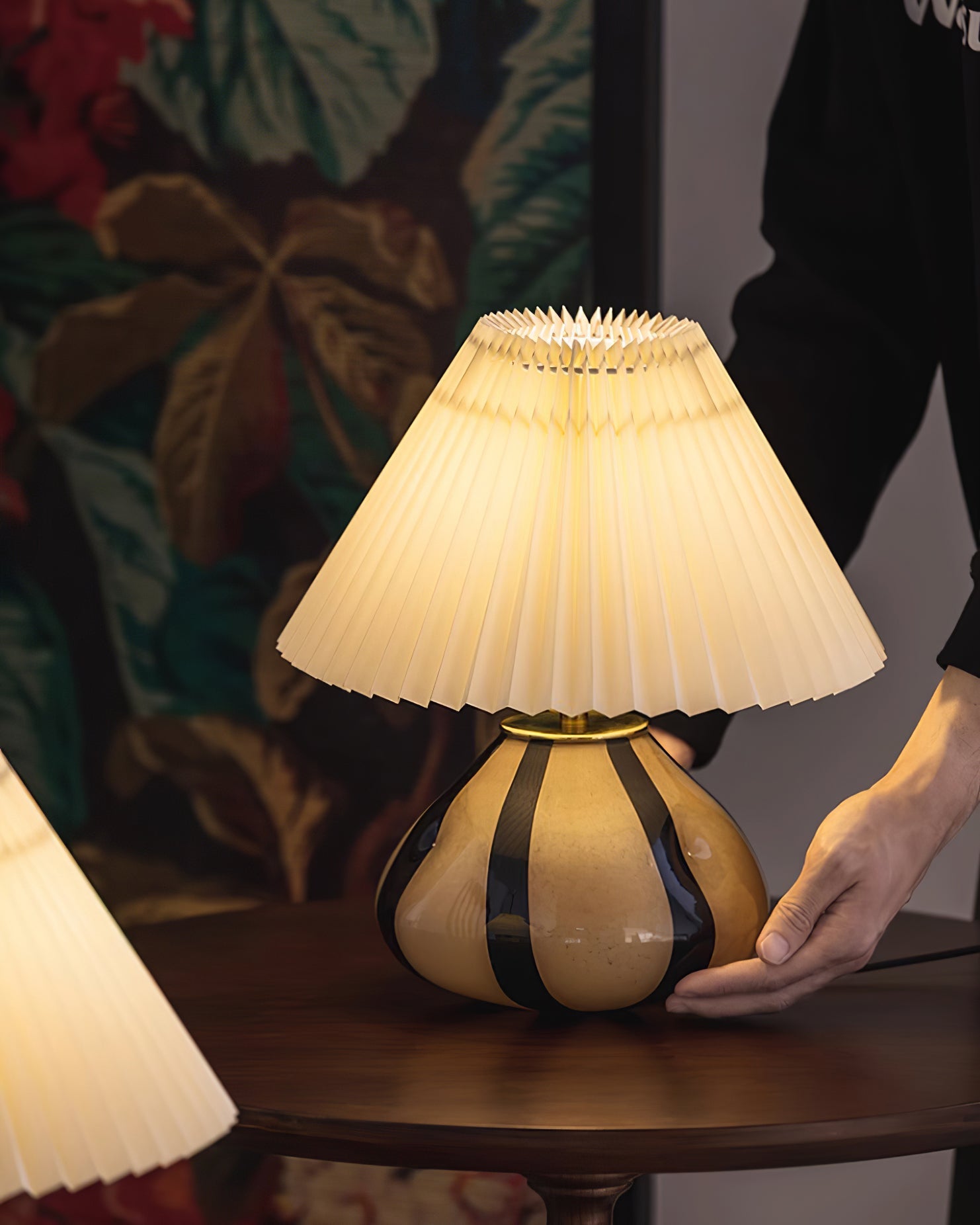 Orilo Pleated Table Lamp