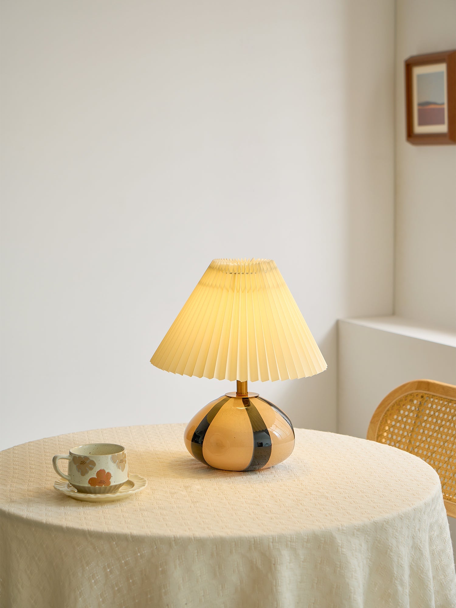 Orilo Pleated Table Lamp