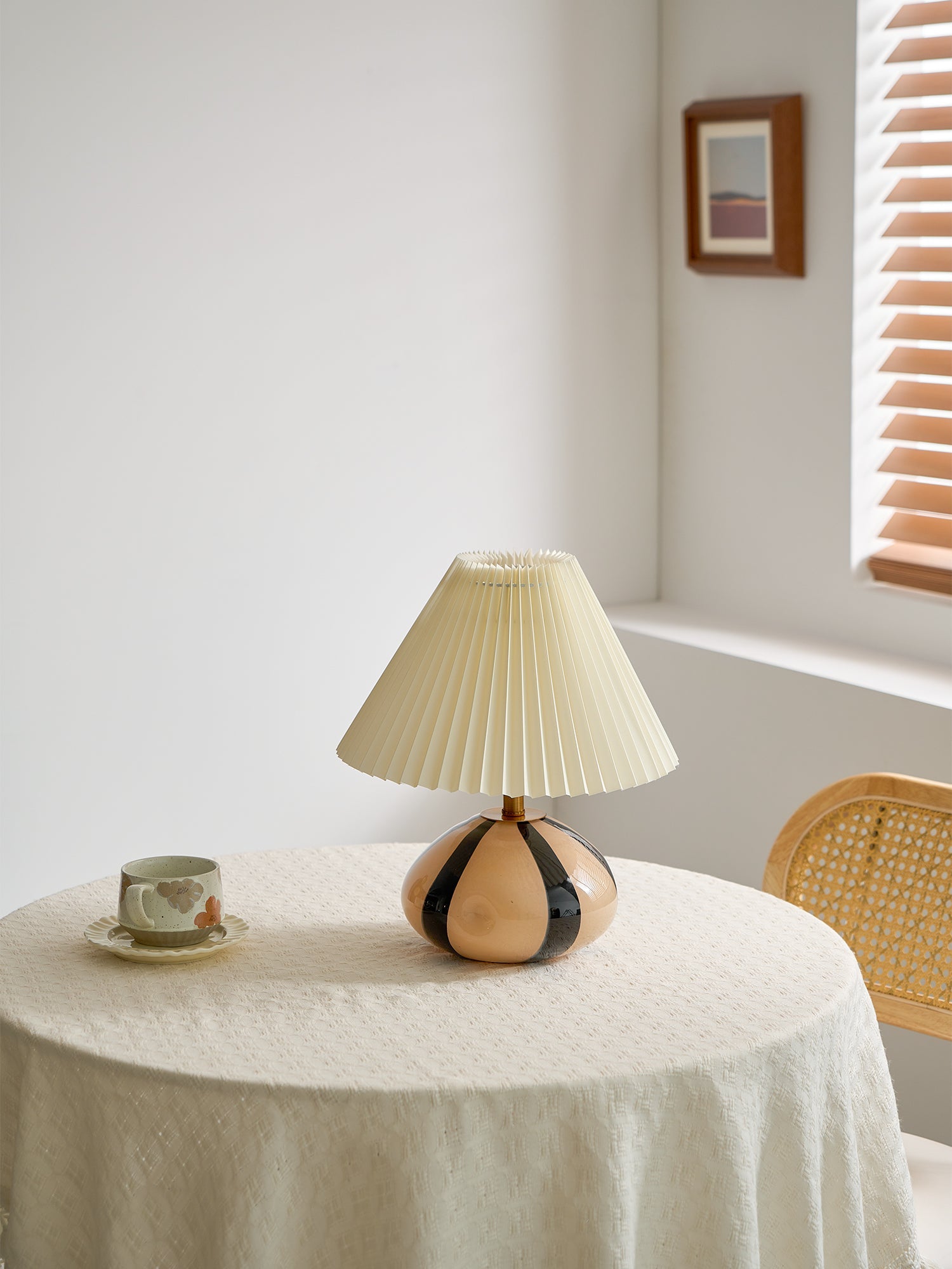 Orilo Pleated Table Lamp
