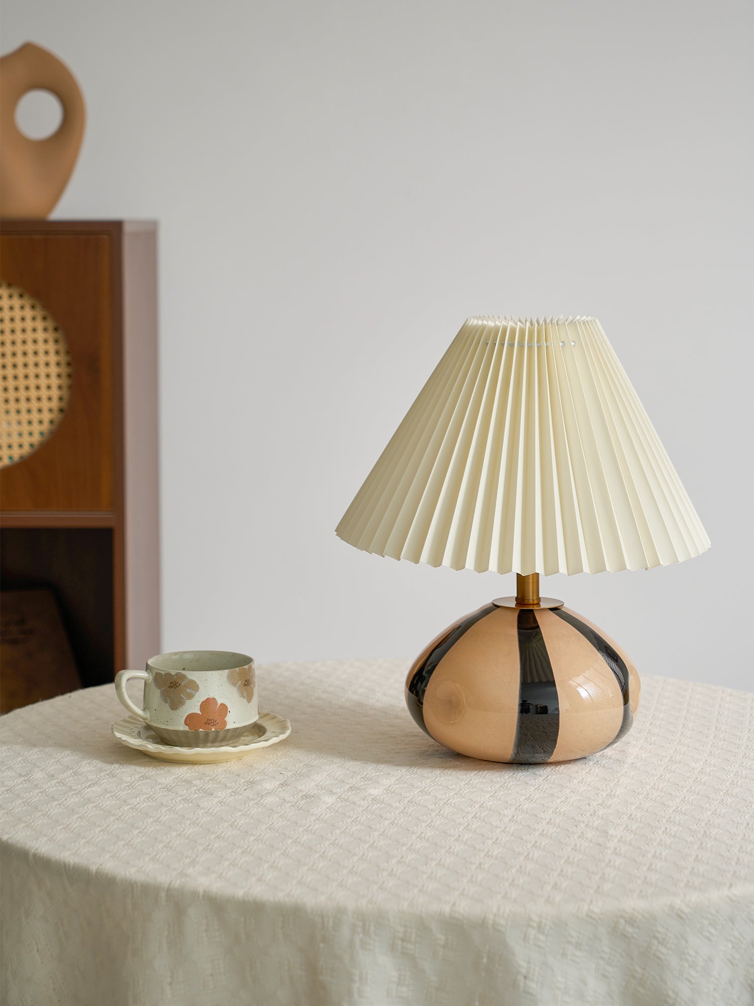 Orilo Pleated Table Lamp