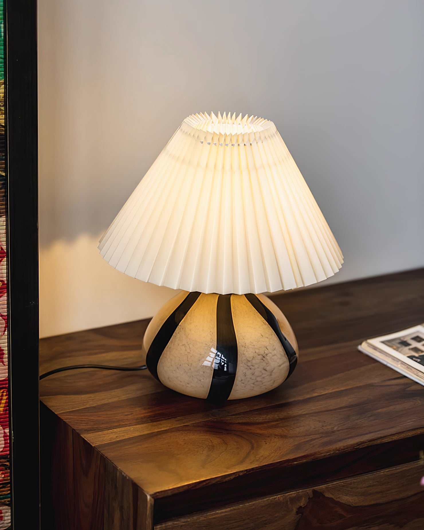 Orilo Pleated Table Lamp