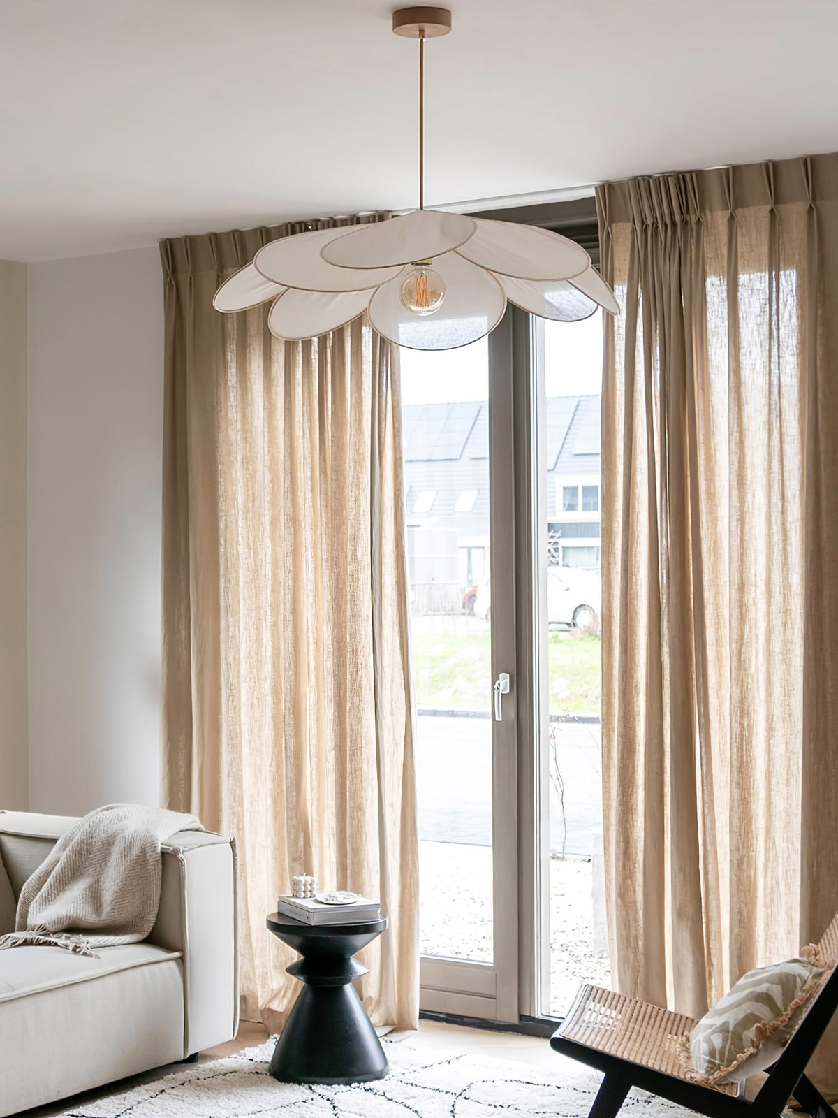Foxli Petal Pendant Light