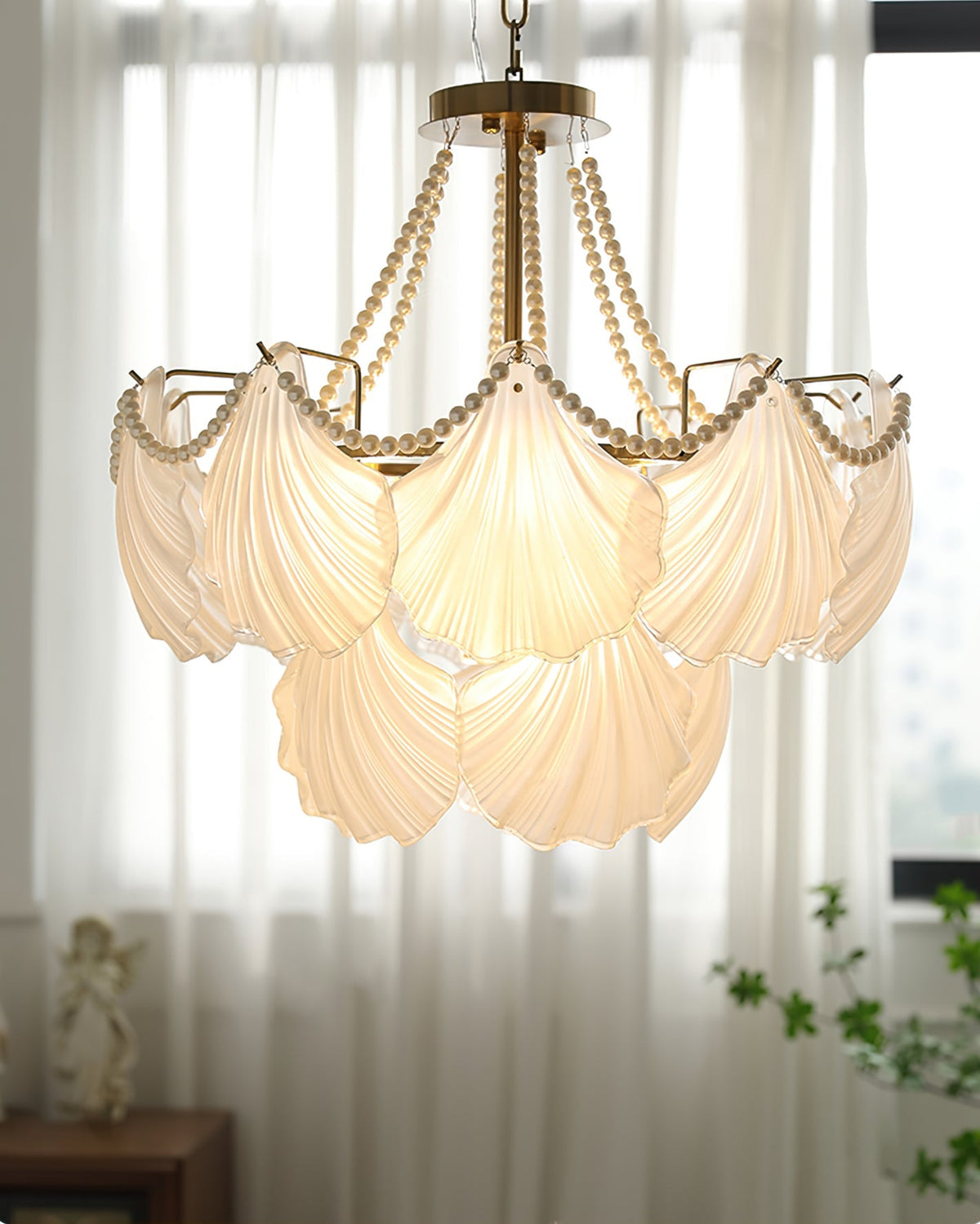 Scallop Shell Chandelier – detail 4
