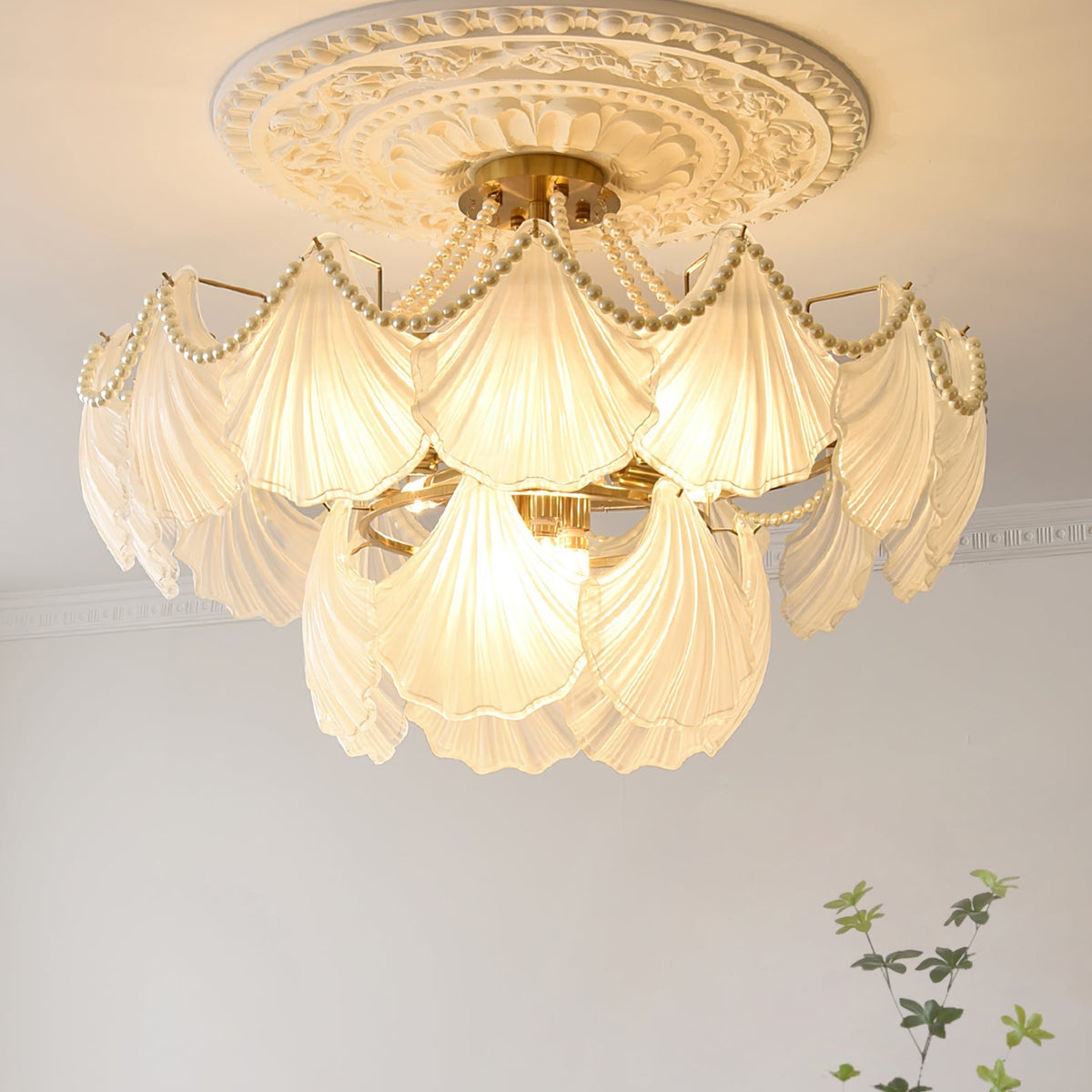 Scallop Shell Chandelier – detail 10