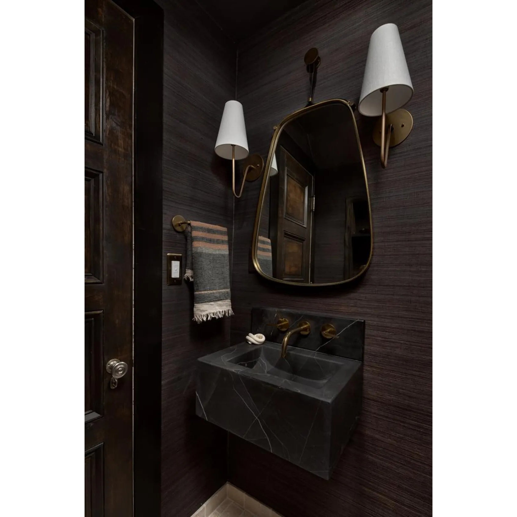 Aron Wall Light