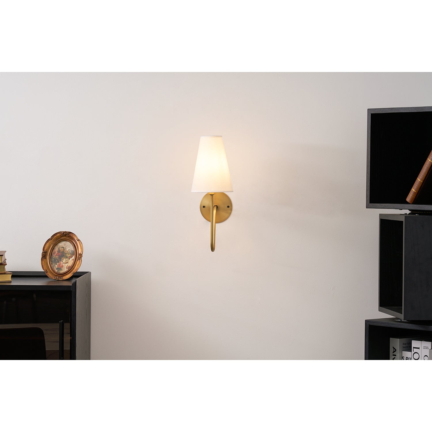 Aron Wall Light