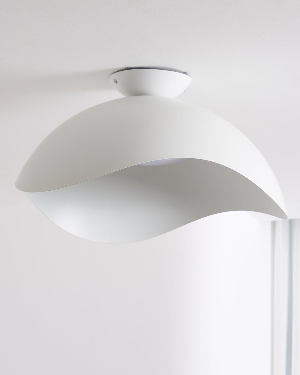 Serene Wave Ceiling Light - Vakkerlight