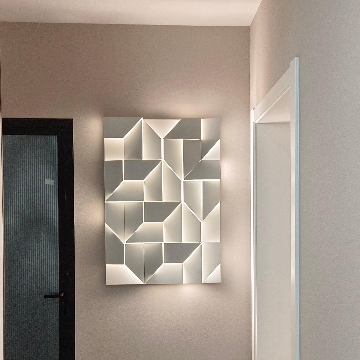 Shadows Grand Sconce – detail 39