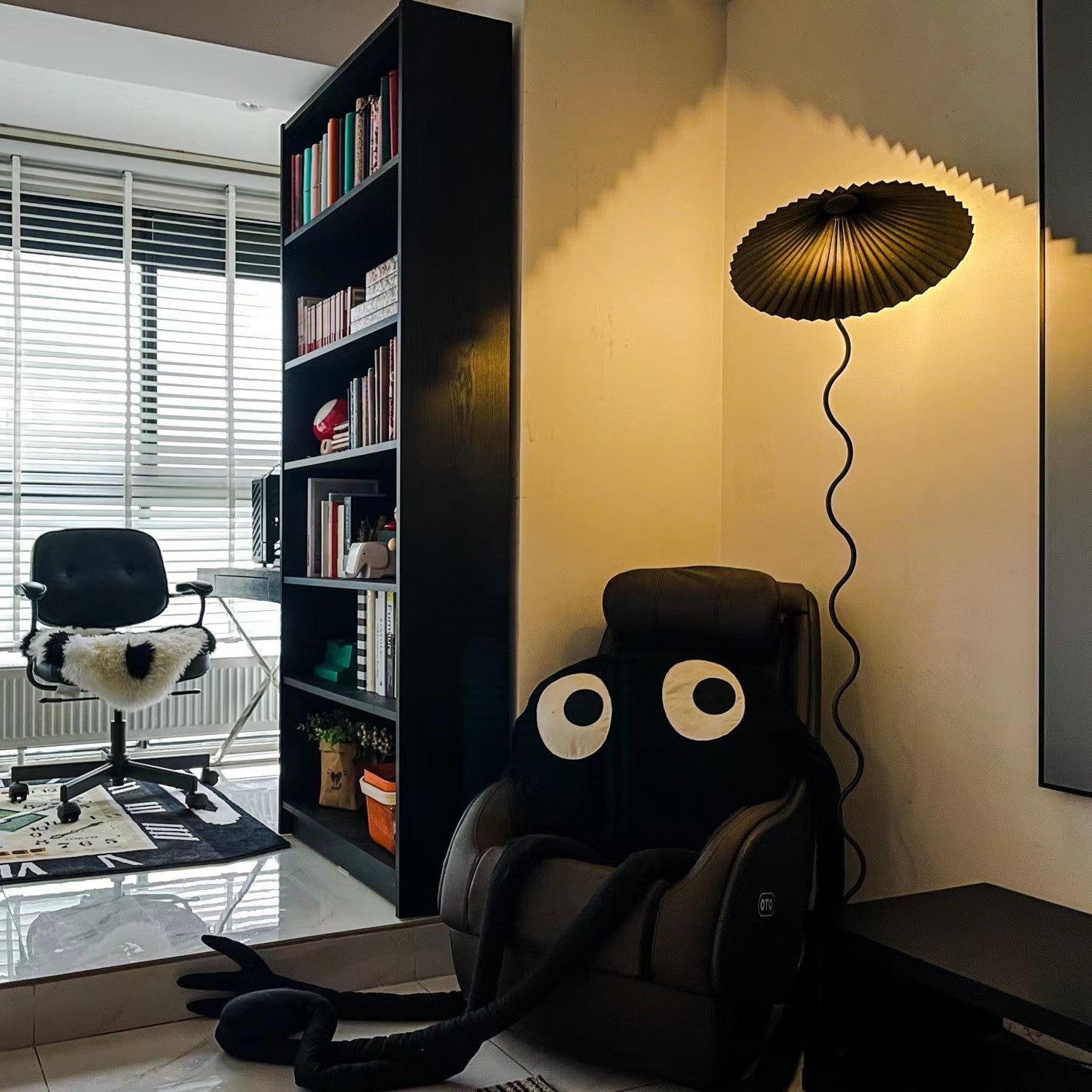 Doveorio Wavy Floor Lamp