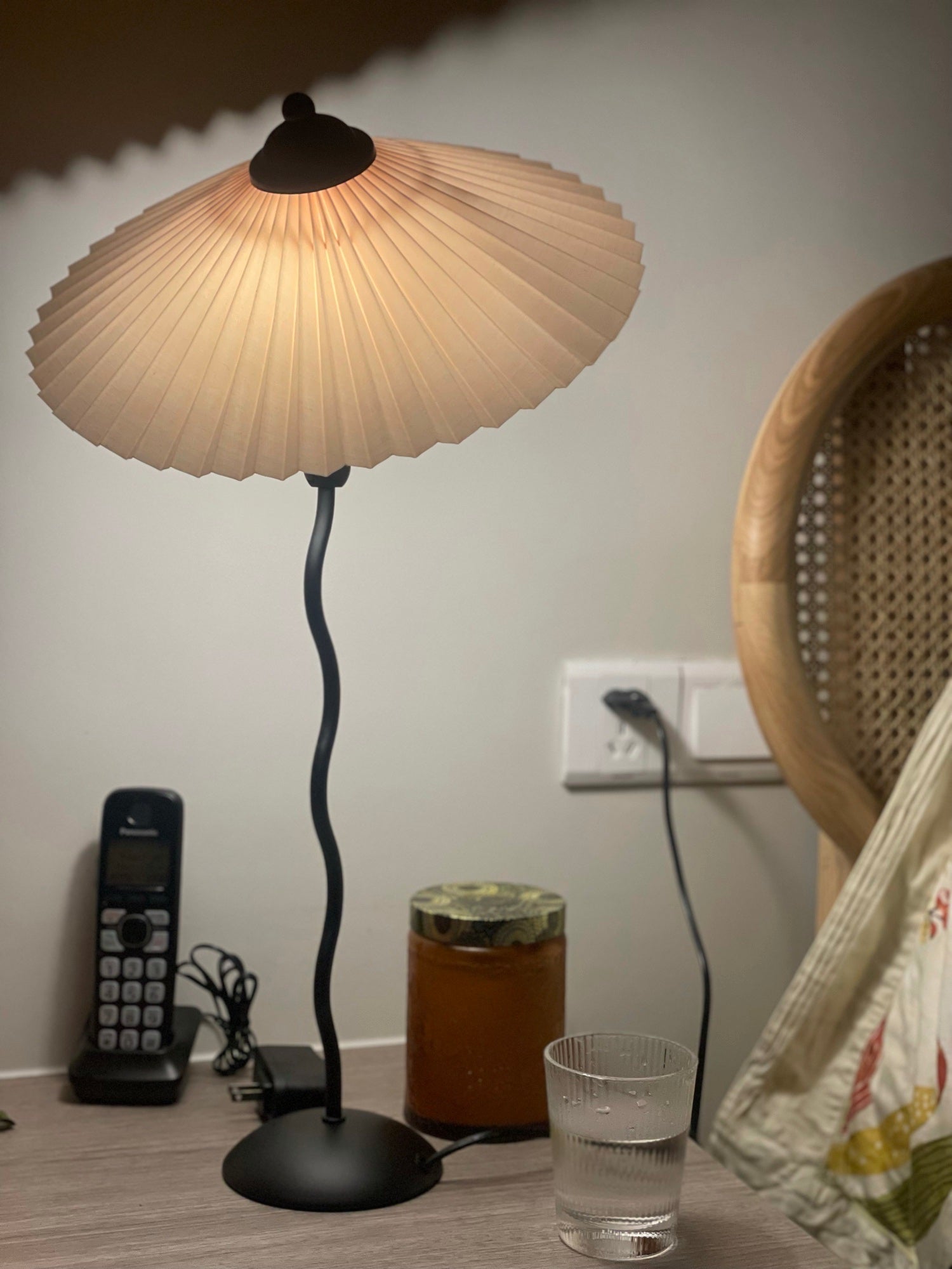 Rion Wavy Table Lamp