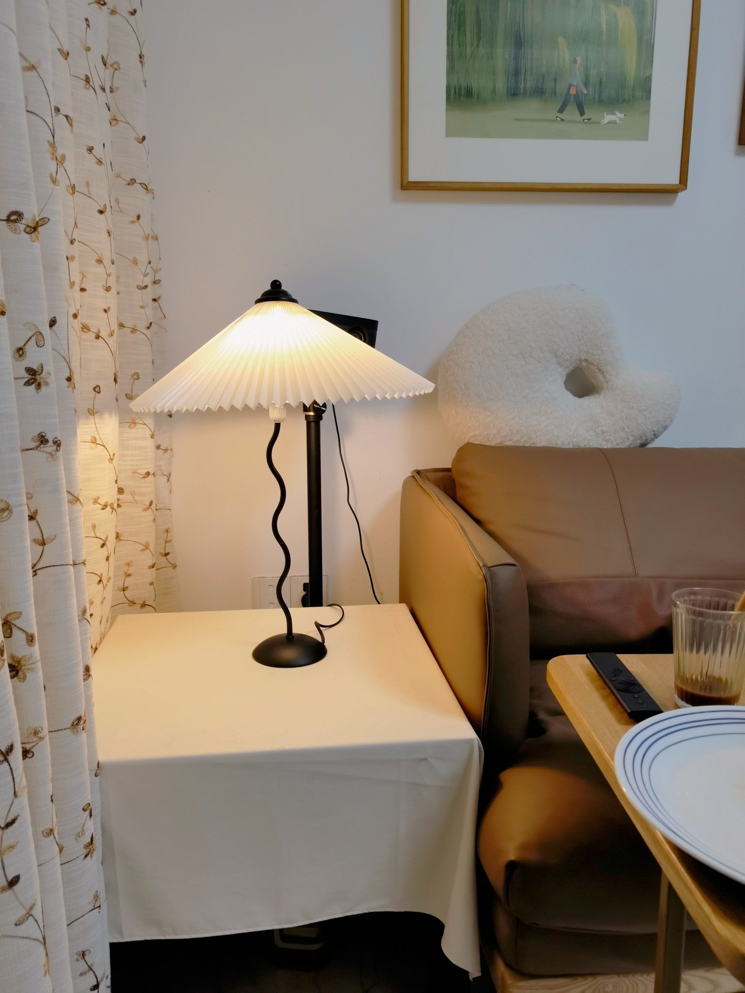 Rion Wavy Table Lamp