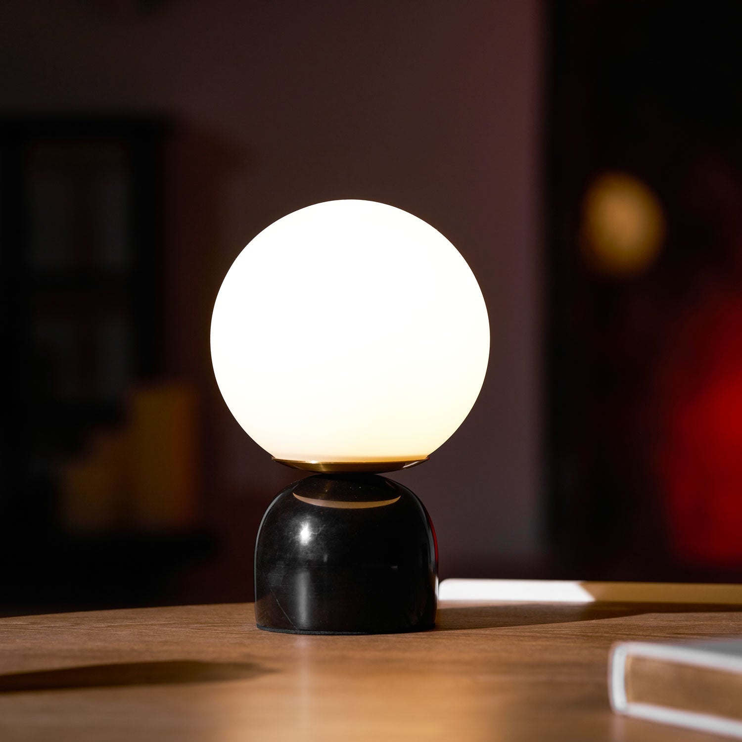 Okavo Globe Table Lamp