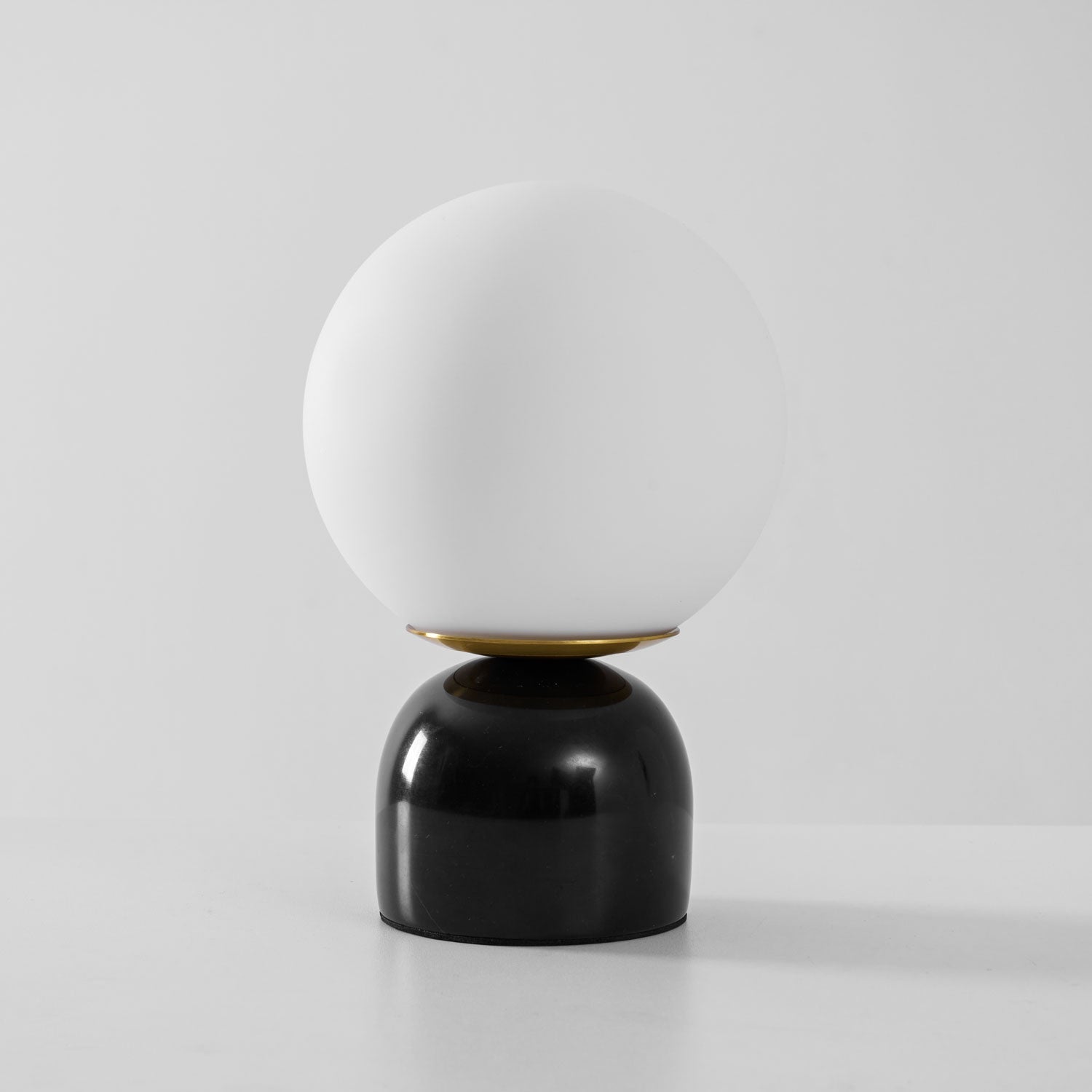 Okavo Globe Table Lamp