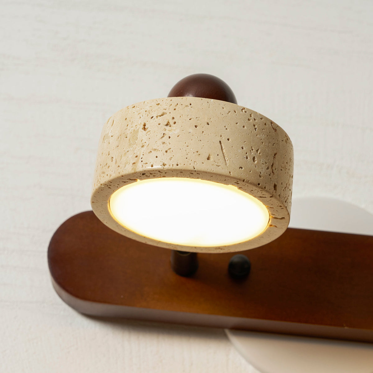 Yaralanon Outdoor Wall Light