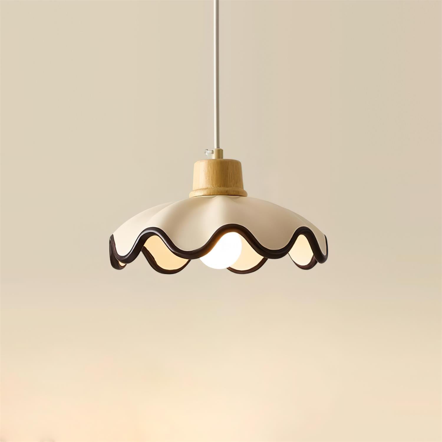 Halenoal Scalloped Pendant Light