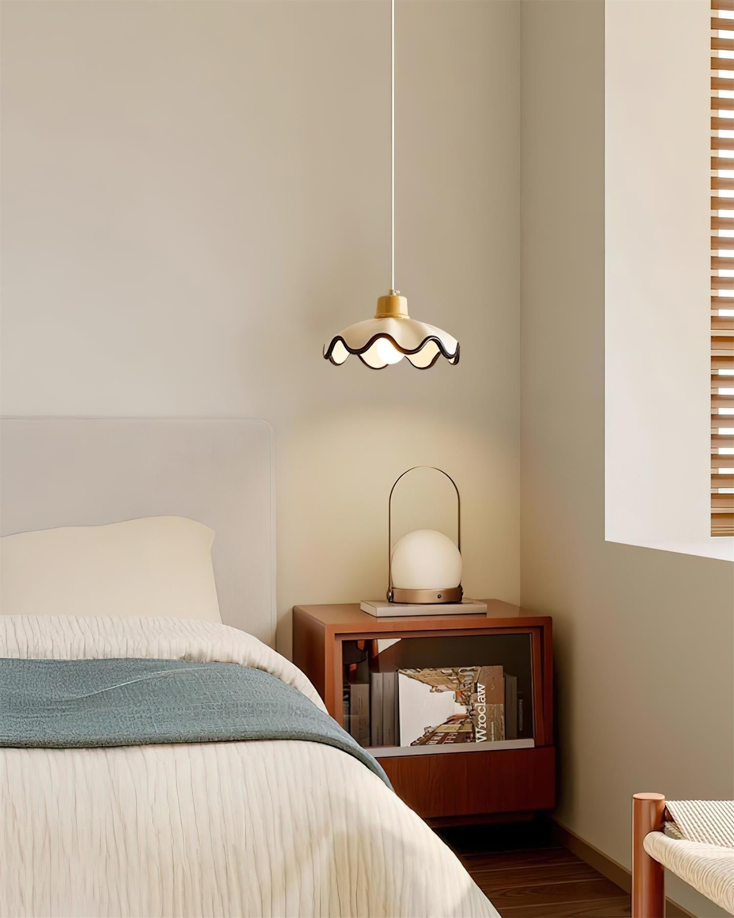 Halenoal Scalloped Pendant Light