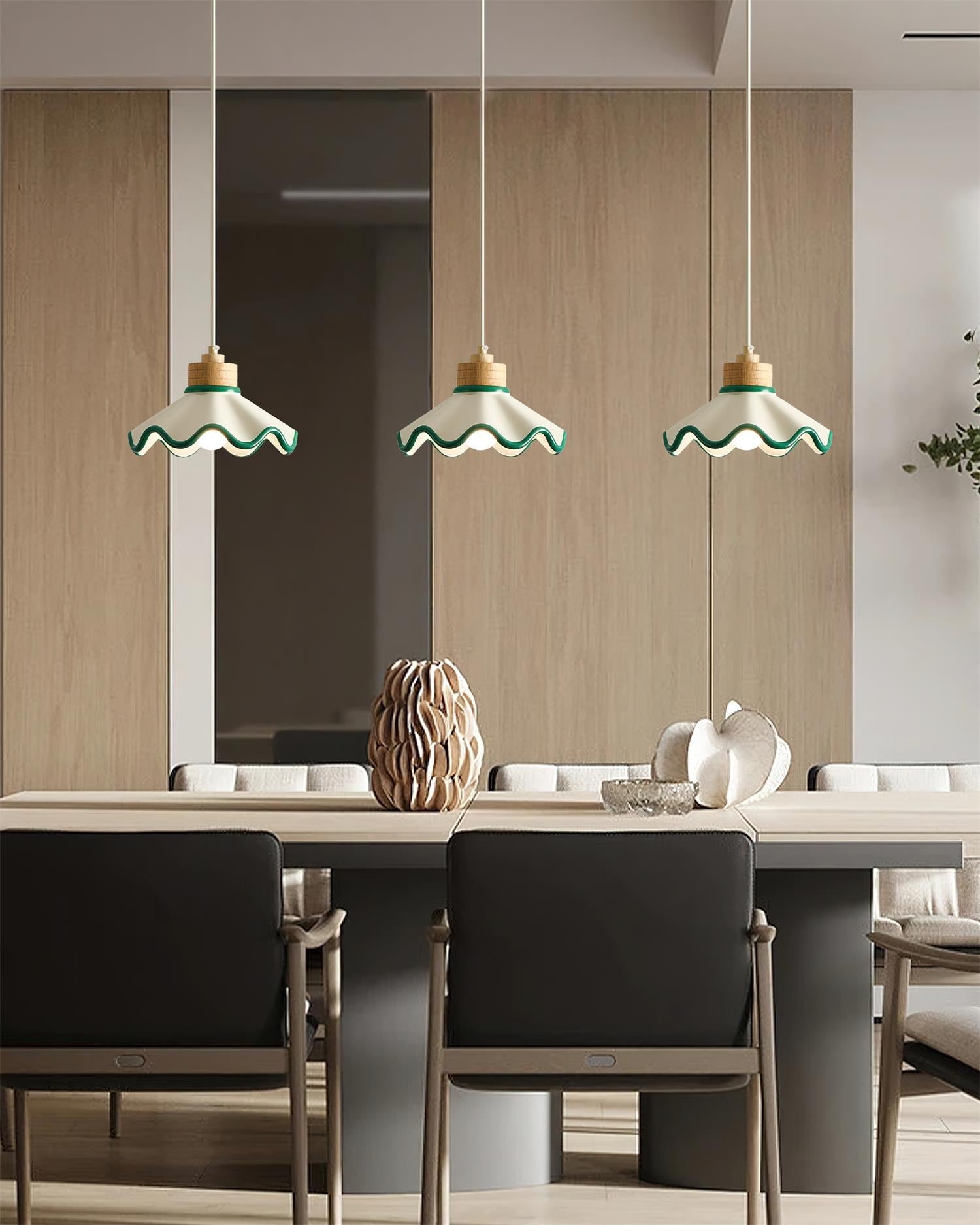 Halenoal Scalloped Pendant Light