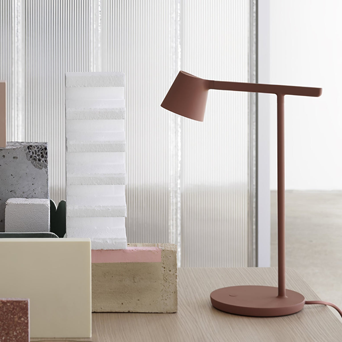 Belvi Minimalist Table Lamp