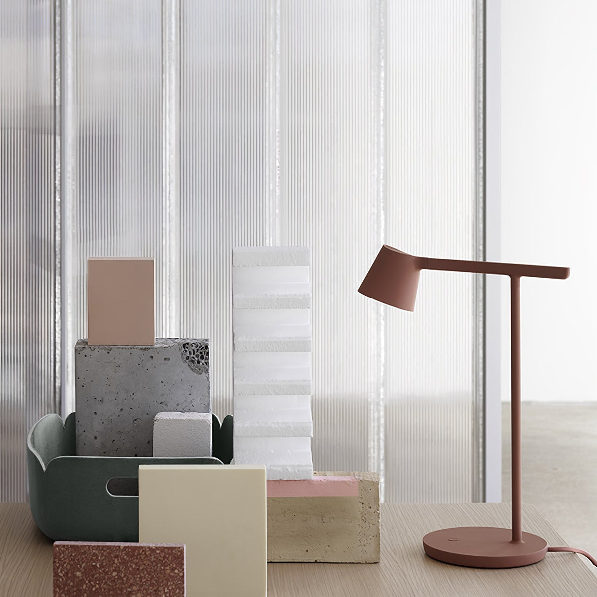 Belvi Minimalist Table Lamp