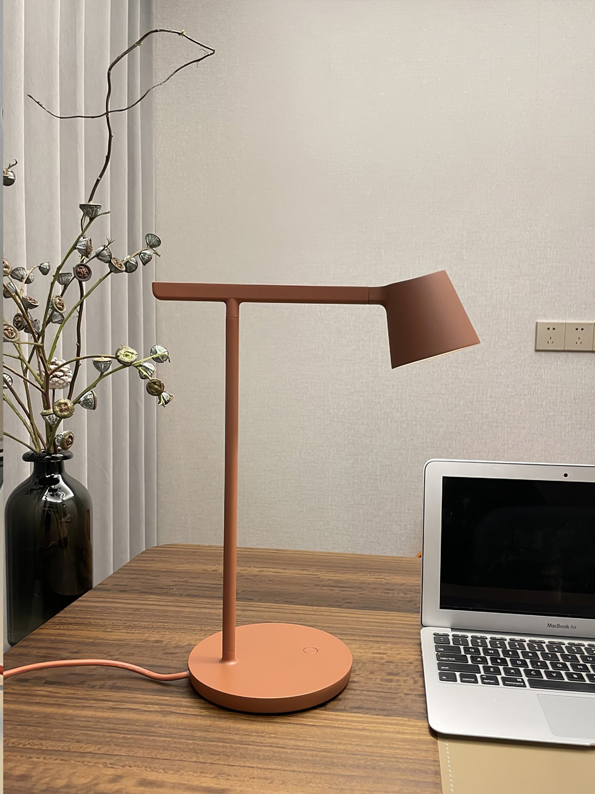 Belvi Minimalist Table Lamp