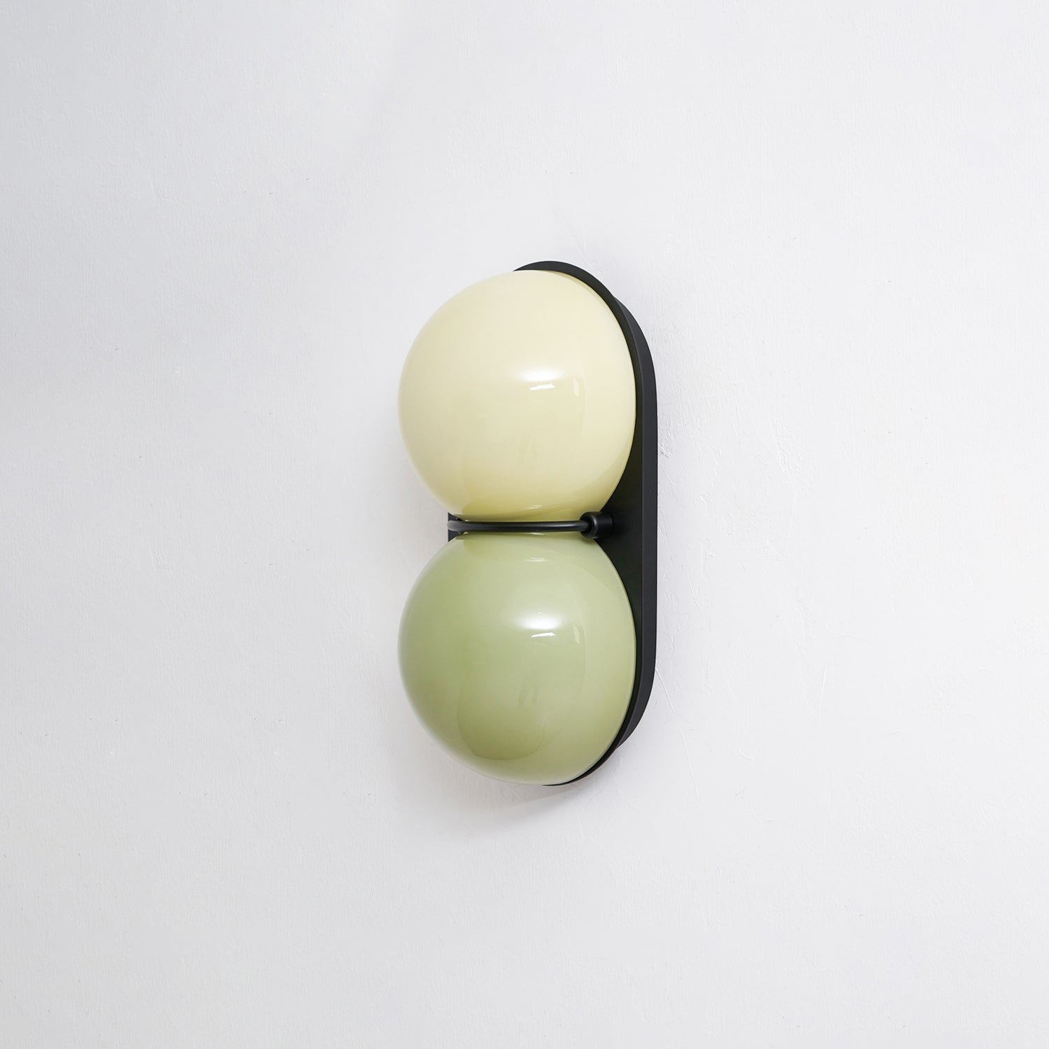 Akroia Wall Light