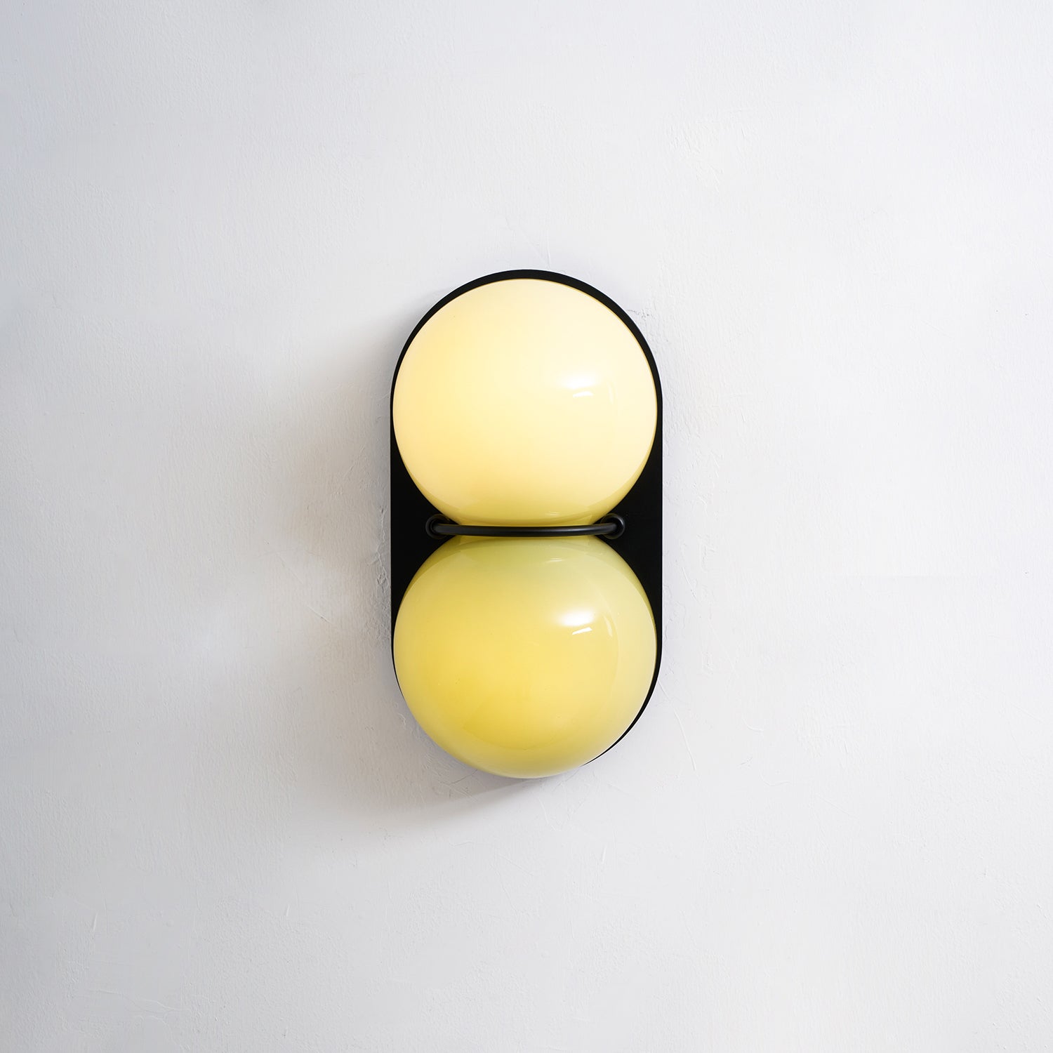 Akroia Wall Light
