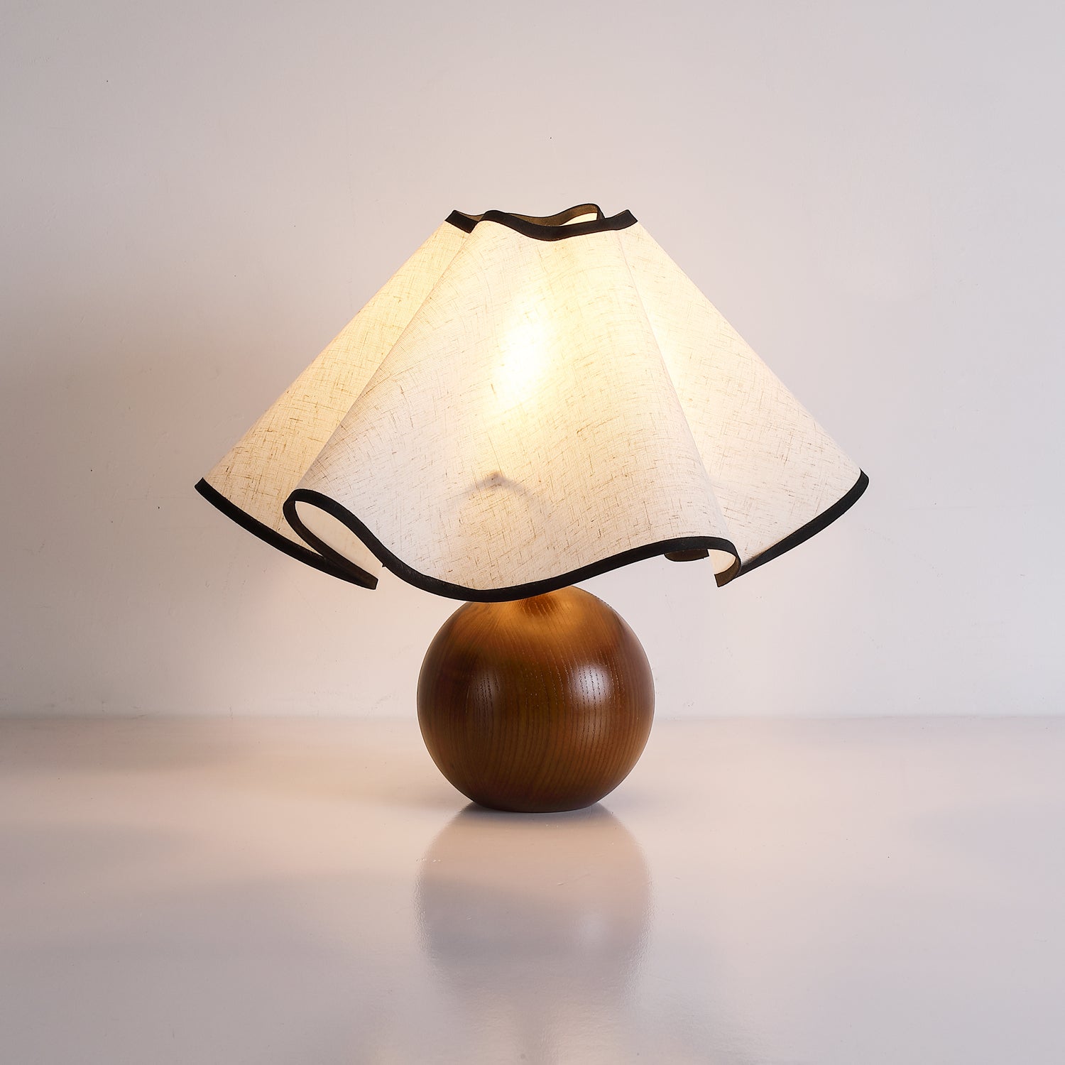 Melto Wave Table Lamp