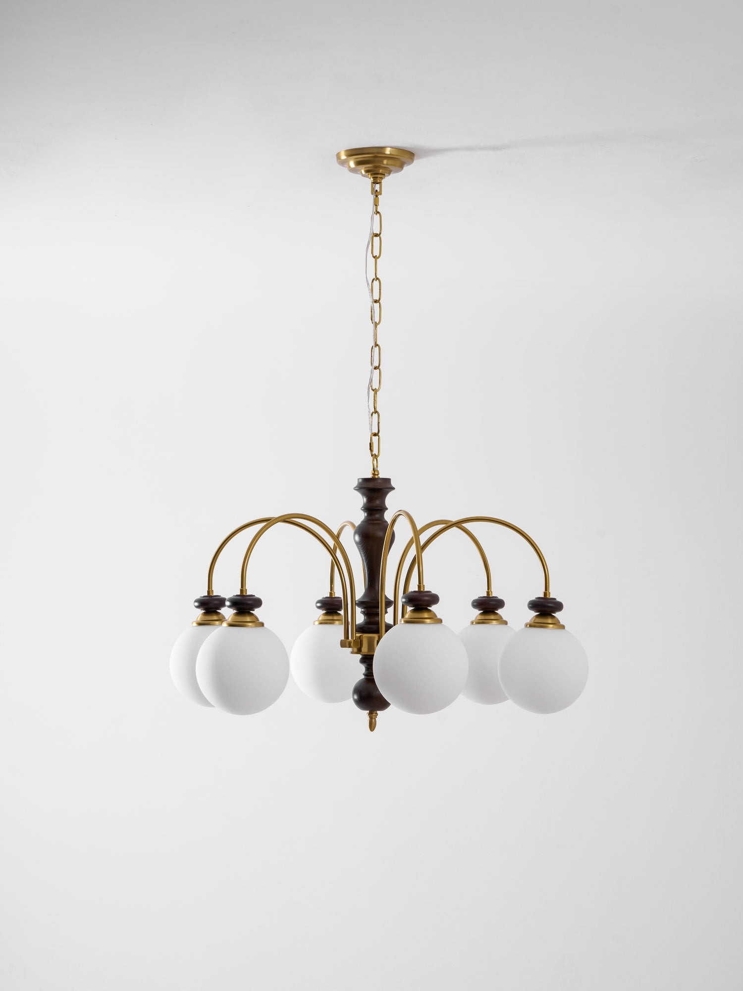 Wynre Classic Chandelier