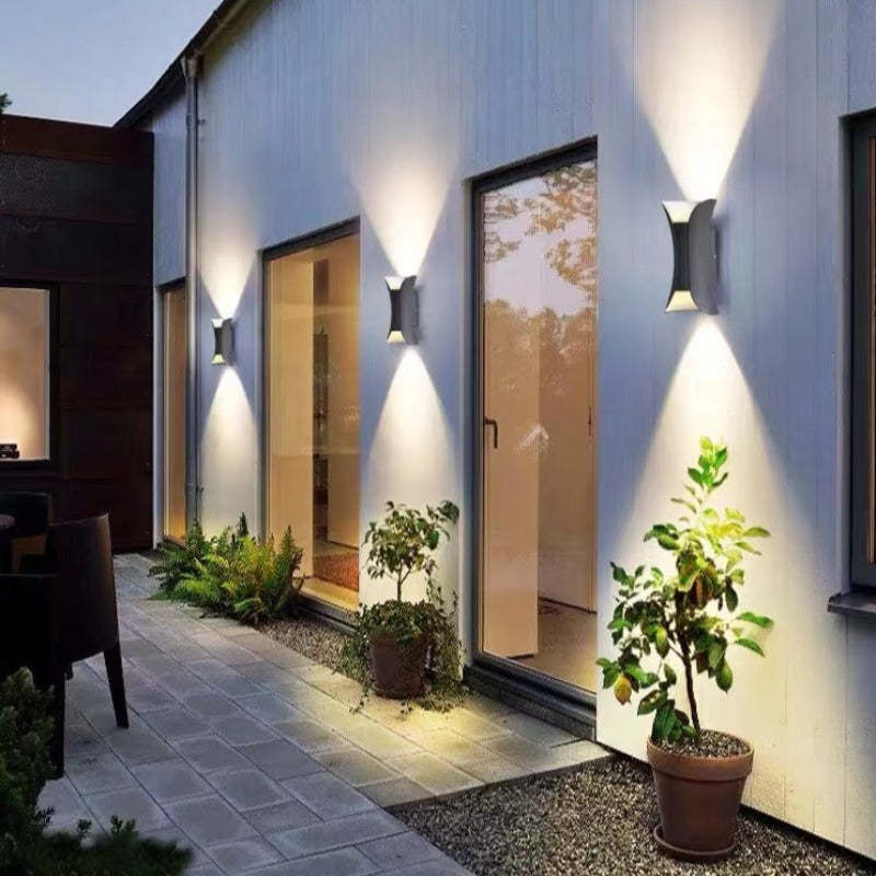 Talivenro Outdoor Wall Light